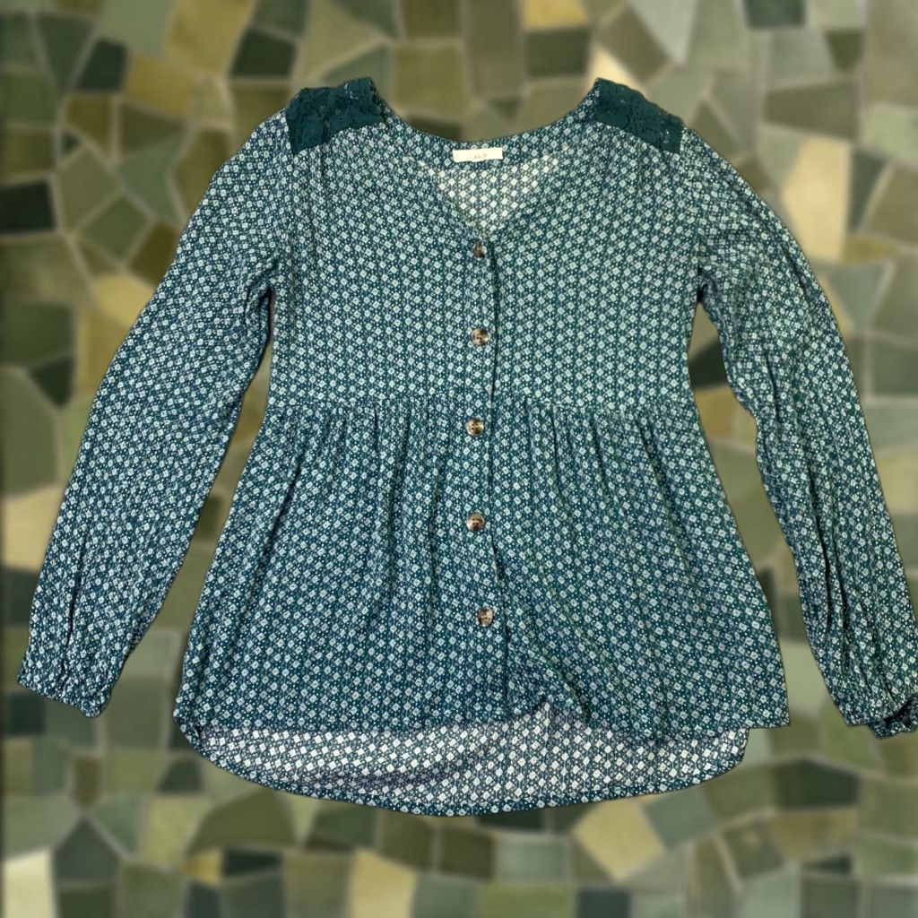 Vintage Maurices Womens Shirt Top XS Green V Neck Lace Accents Rayon Long Sleeve Geometric Tunic Blouse Size XS / US 0-2 / IT 36-38 - 1 Thumbnail