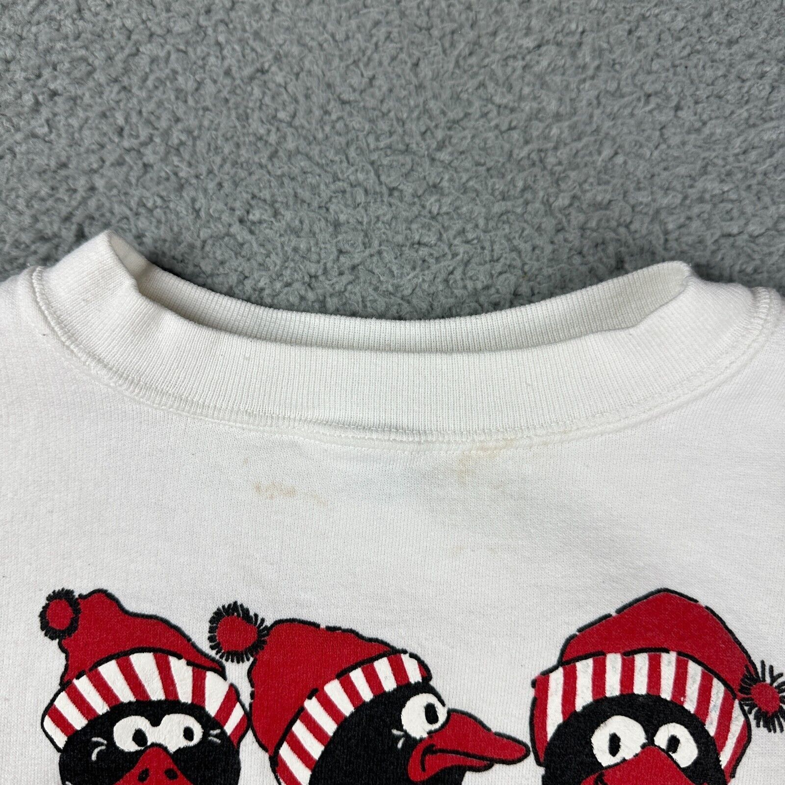 Other Vintage Noel Happy Holidays Penguins Sweatshirt Fun Tees Size US L / EU 52-54 / 3 - 4 Thumbnail