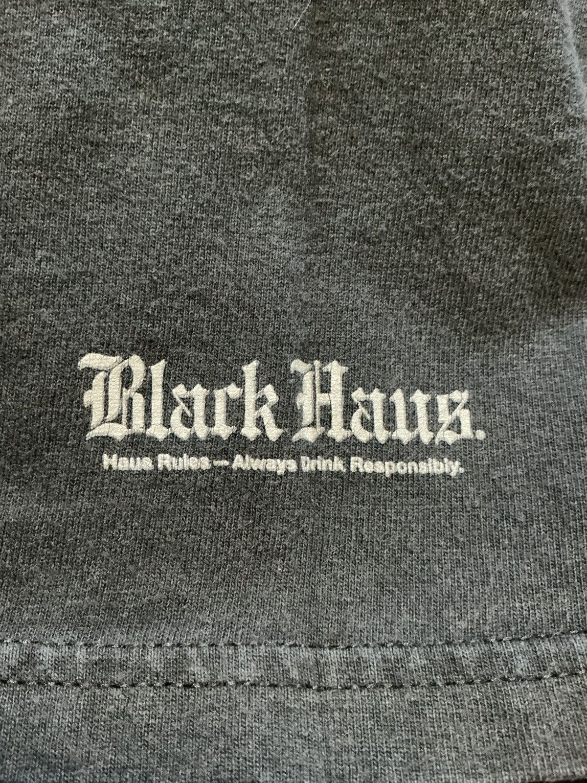 Vintage Vintage Black Haus Rules Liquor Alcohol Spiked Drink T-Shirt Size US M / EU 48-50 / 2 - 6 Thumbnail