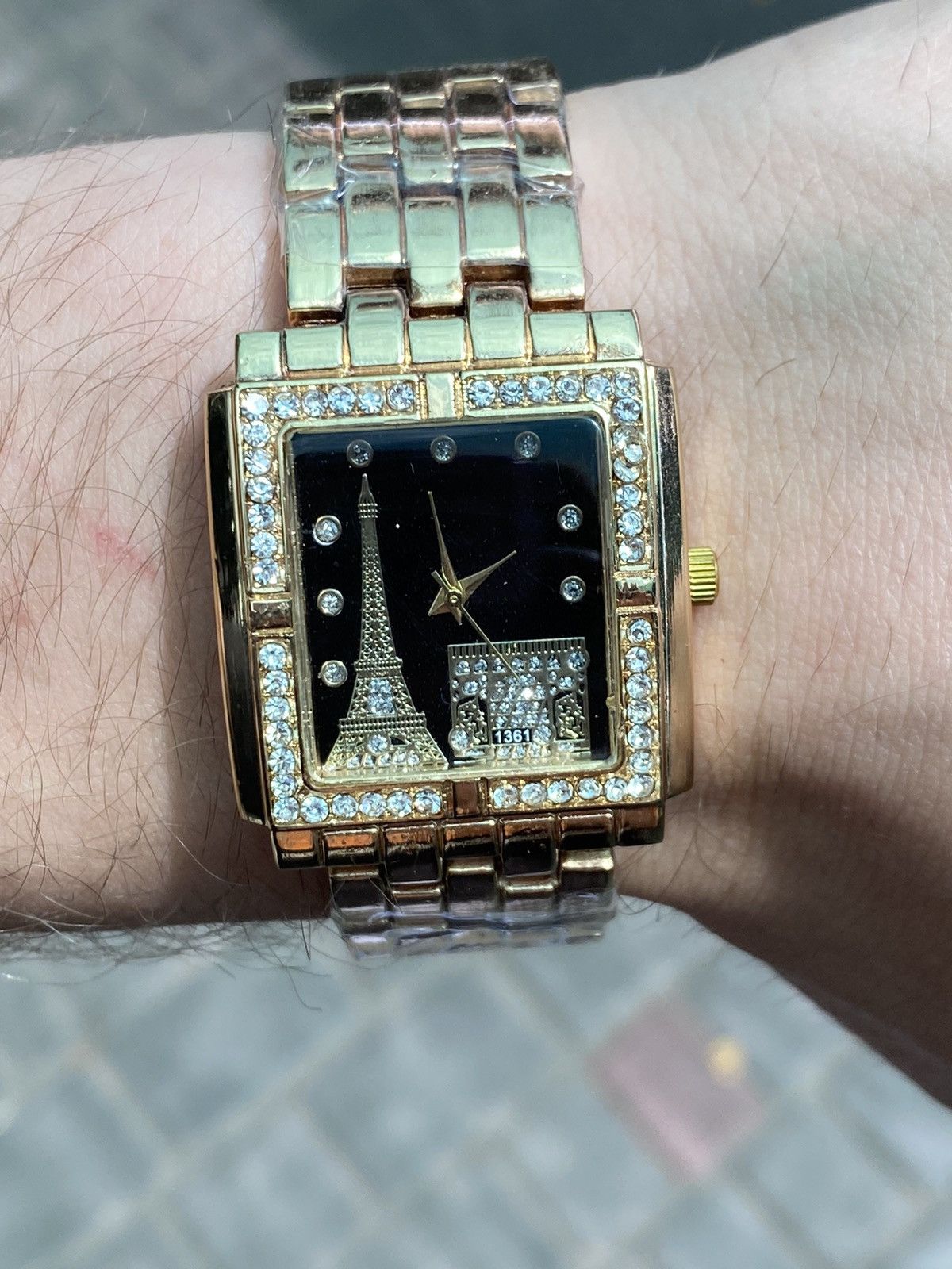 Japanese Brand Luxury Men’s Eiffel Tower Watch - Diamond Bezel Style Size ONE SIZE - 3 Thumbnail