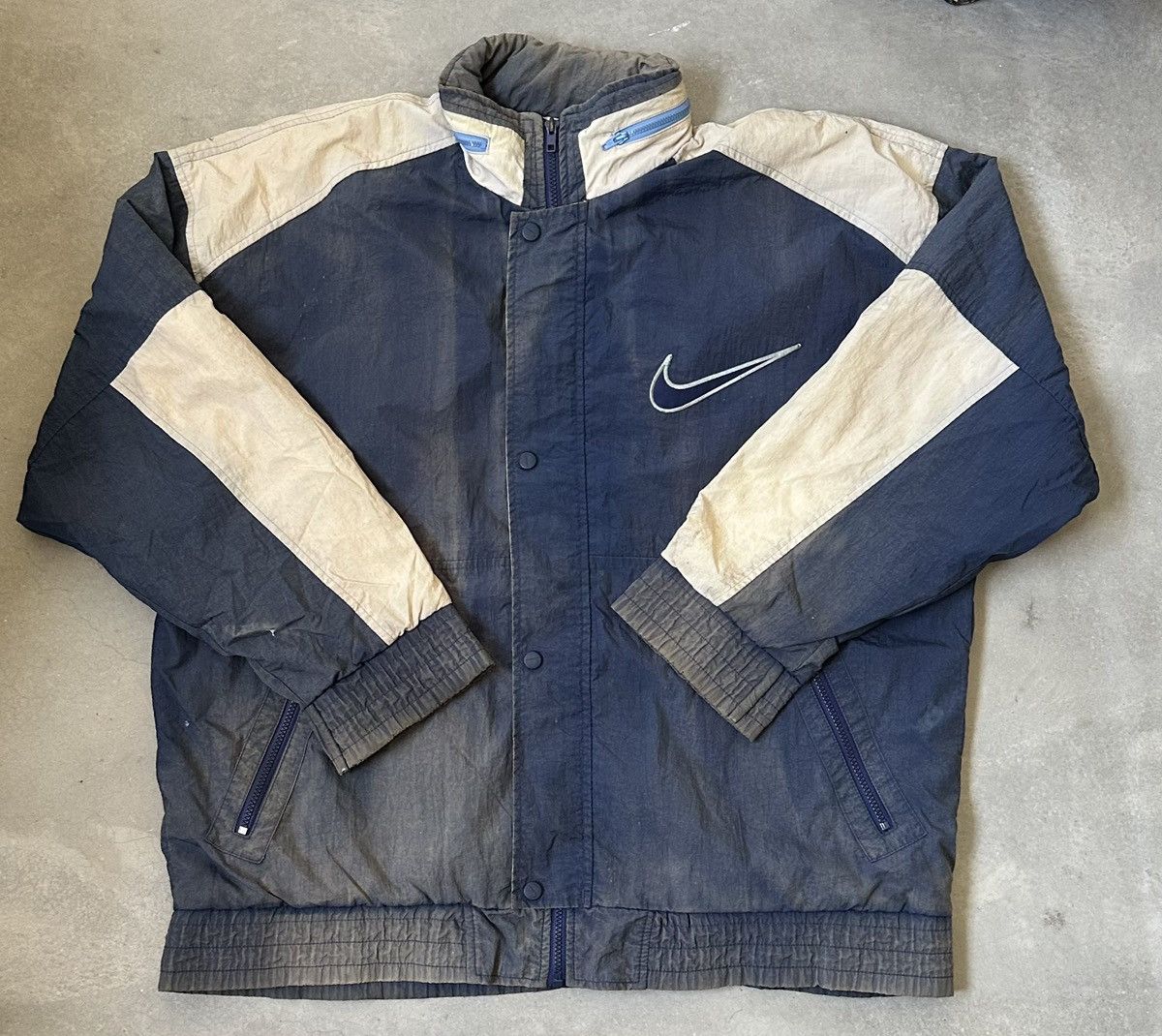 VINTAGE NIKE WELL FADED SWEATER