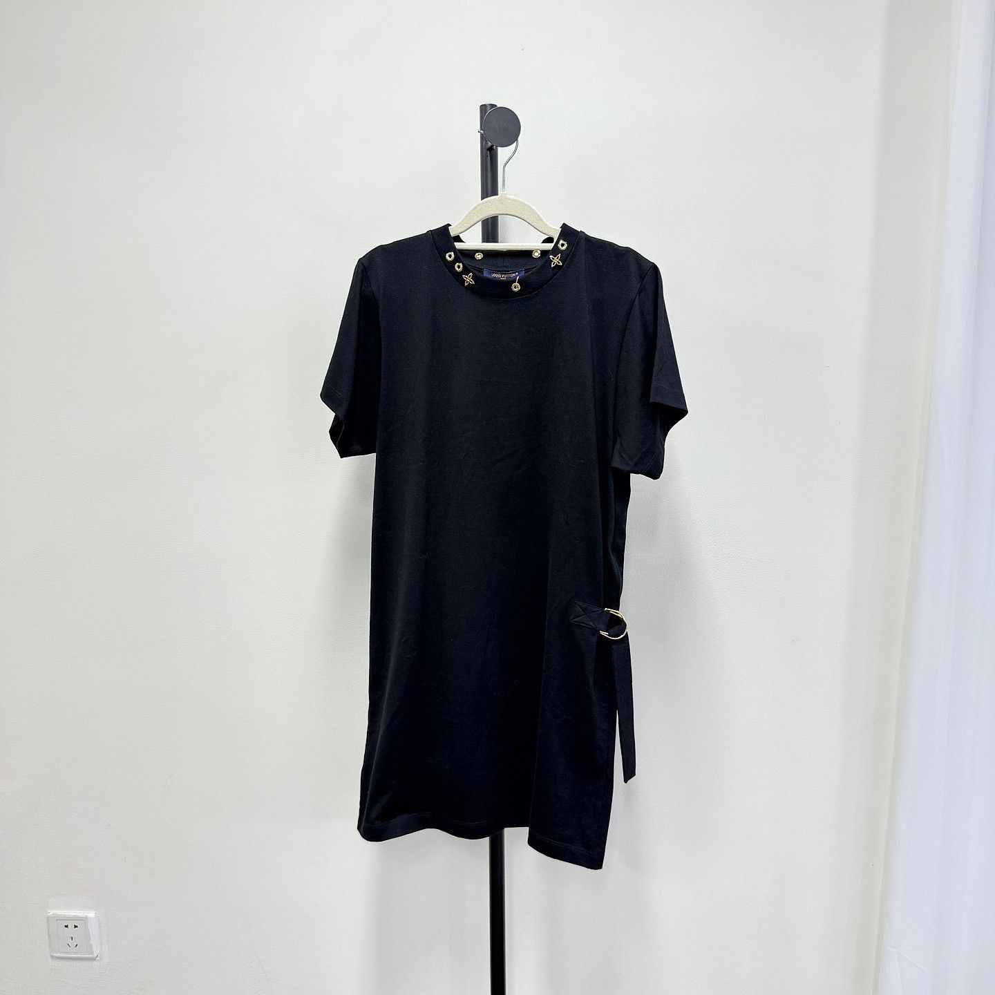 Louis Vuitton Louis Vuitton Side Strap T-Shirt Size S Size S / US 4 / IT 40 - 1 Thumbnail