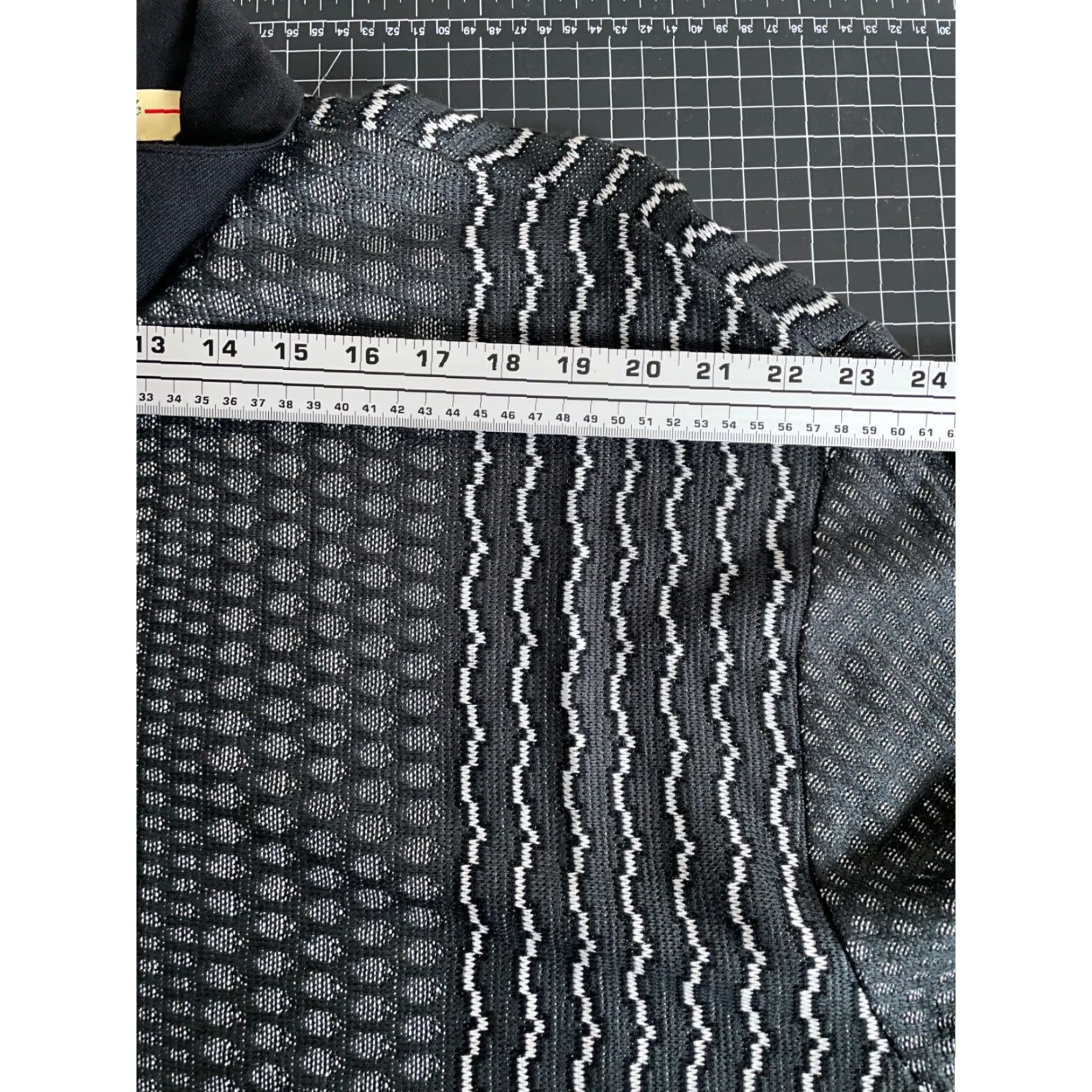 Vintage Silversilk Shirt Adult Big 2X Gray Black Textured Button Up Rayon Silk Blend Casual Preppy Retro Size US XXL / EU 58 / 5 - 7 Thumbnail