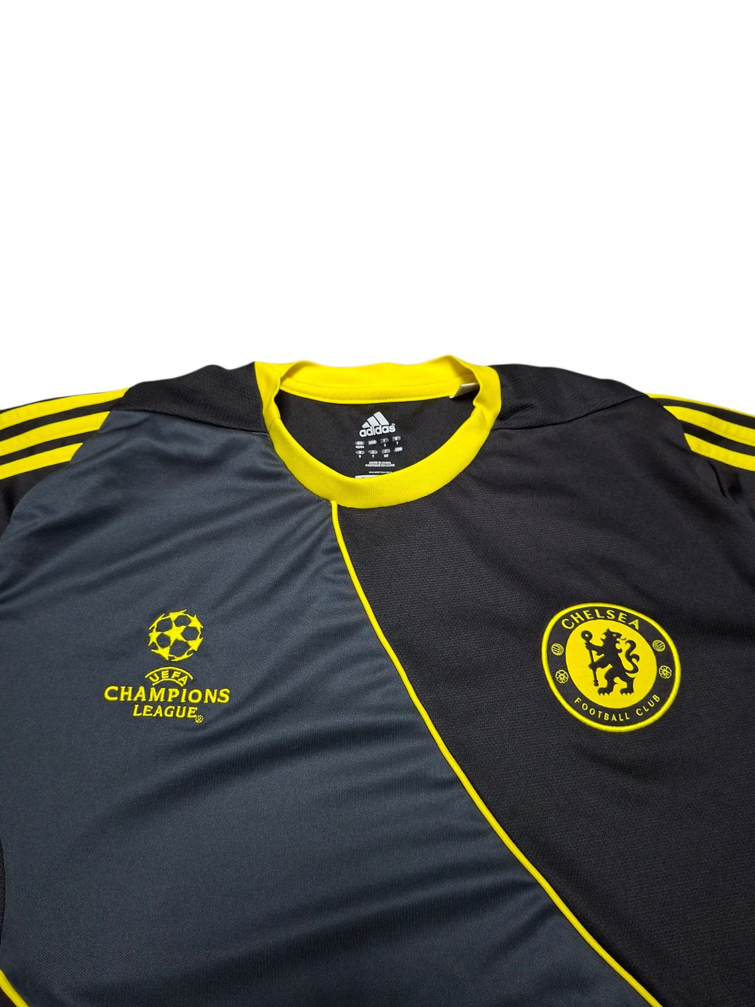 Adidas CHELSEA ADIDAS VINTAGE 2012 CHAMPIONS LEAGUE SOCCER JERSEY Size US M / EU 48-50 / 2 - 2 Thumbnail