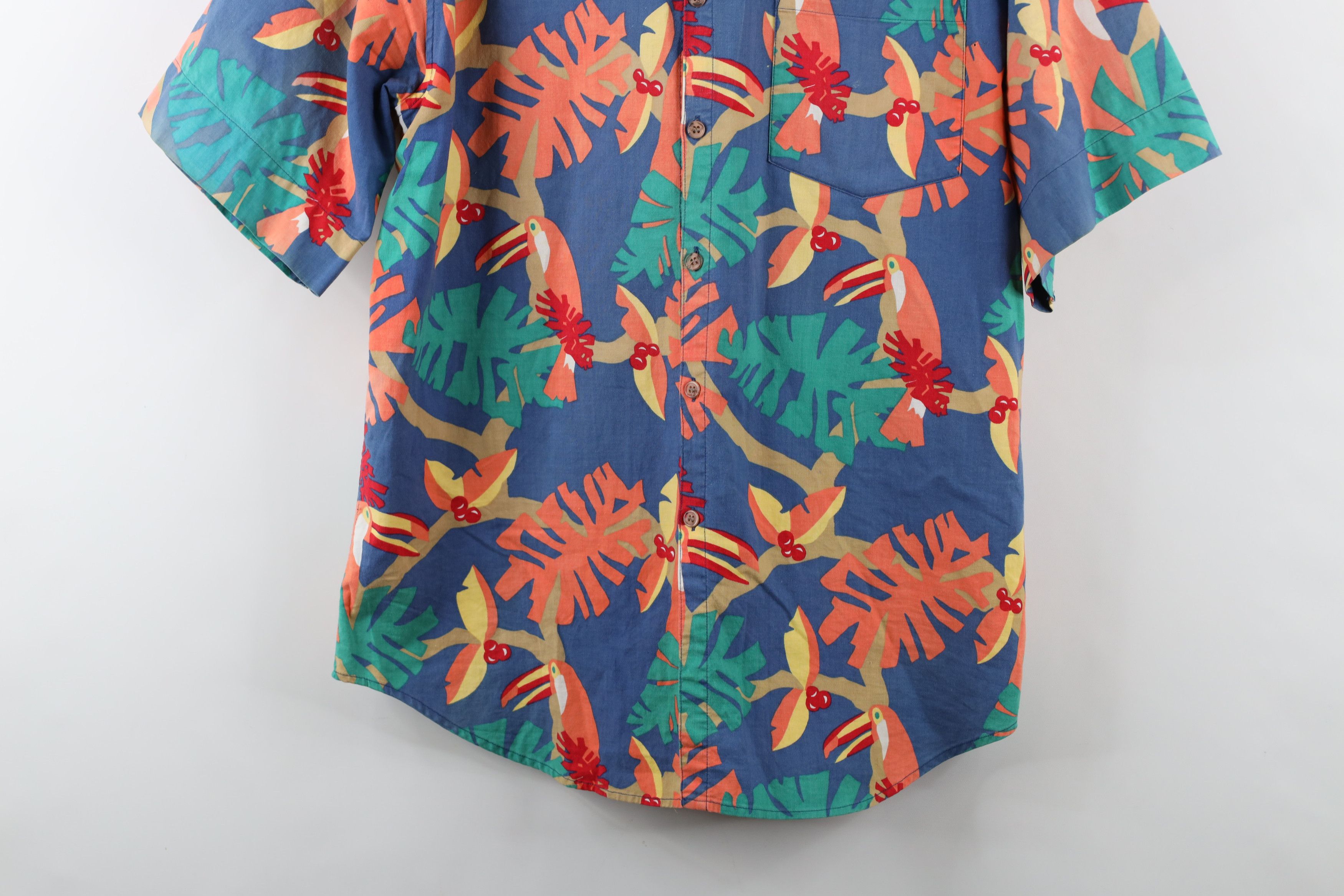 Vintage Vintage 90s Streetwear Rainbow Toucan Hawaiian Button Shirt Size US S / EU 44-46 / 1 - 3 Thumbnail