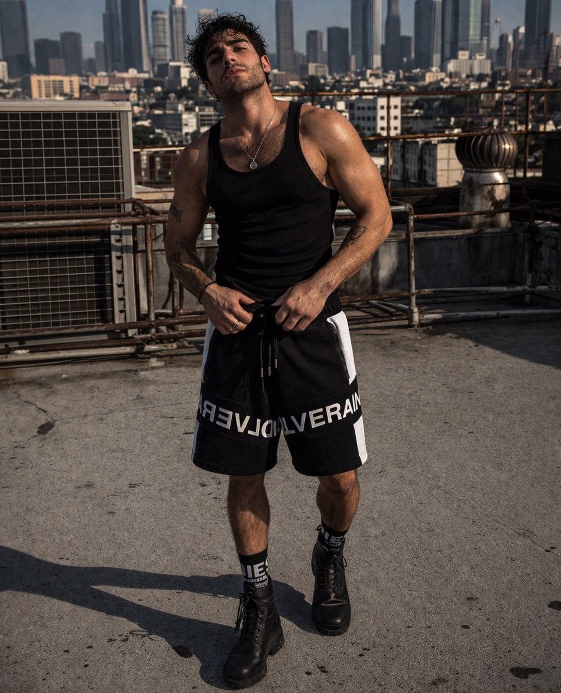 Diesel Diesel DLVERANCE Logo Shorts Oversized Streetwear Size US 32 / EU 48 - 1 Thumbnail