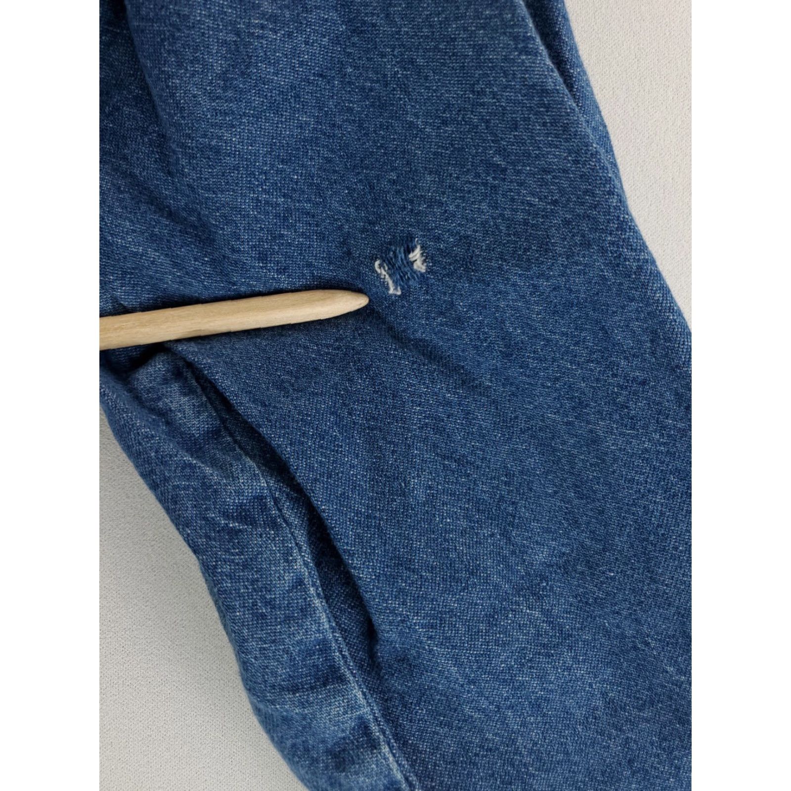 Wrangler VINTAGE Wrangler Shirt Denim Pearl Snap Blue Made USA Mens L 16.5-35 Blue Mens L Denim 90s Wrangler Shirt VTG 90s Pearl Snap Blue Made USA Size US L / EU 52-54 / 3 - 3 Thumbnail