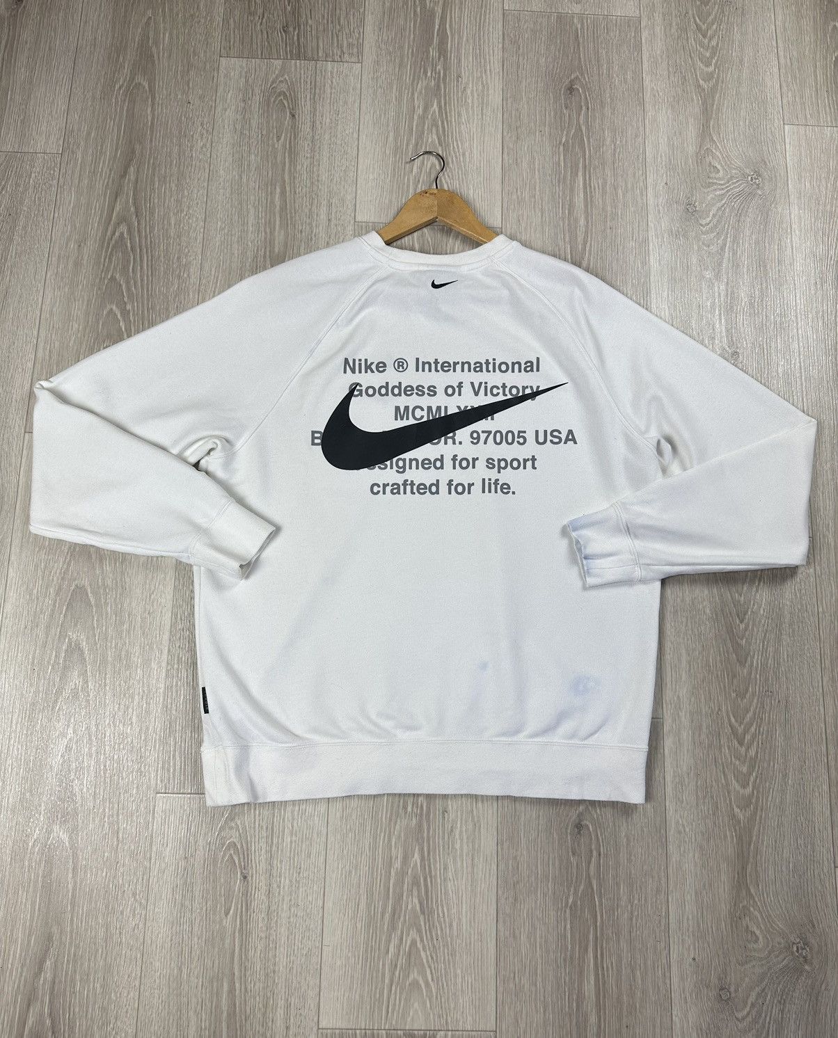 Nike Nike International Goddess of Victory Sweatshirt Big Logo Size US L / EU 52-54 / 3 - 3 Thumbnail