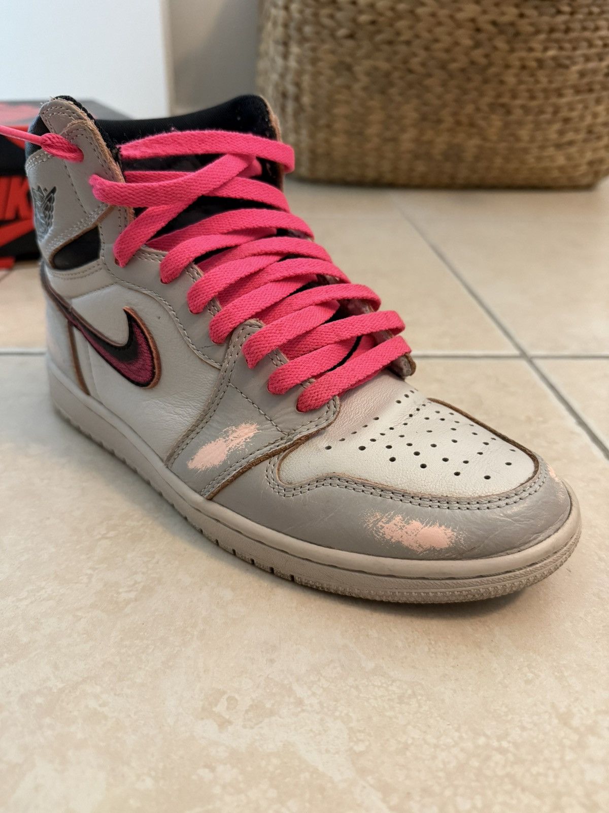 Jordan Brand Air Jordan 1 SB NY to Paris DS Size US 8 / EU 41 - 9 Thumbnail