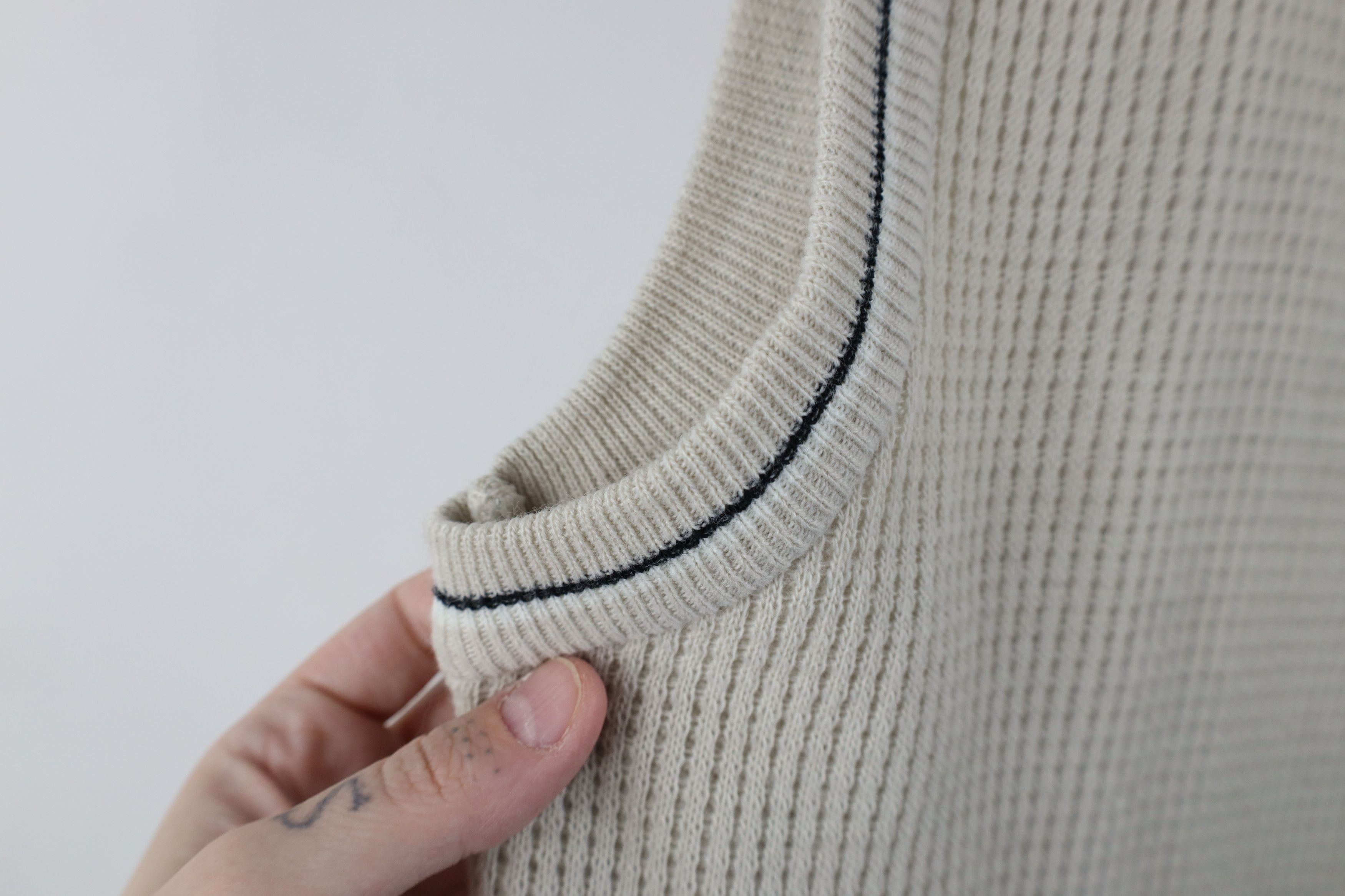 Vintage Vintage 90s Streetwear Ribbed Knit Sweater Vest Beige Size US L / EU 52-54 / 3 - 7 Thumbnail