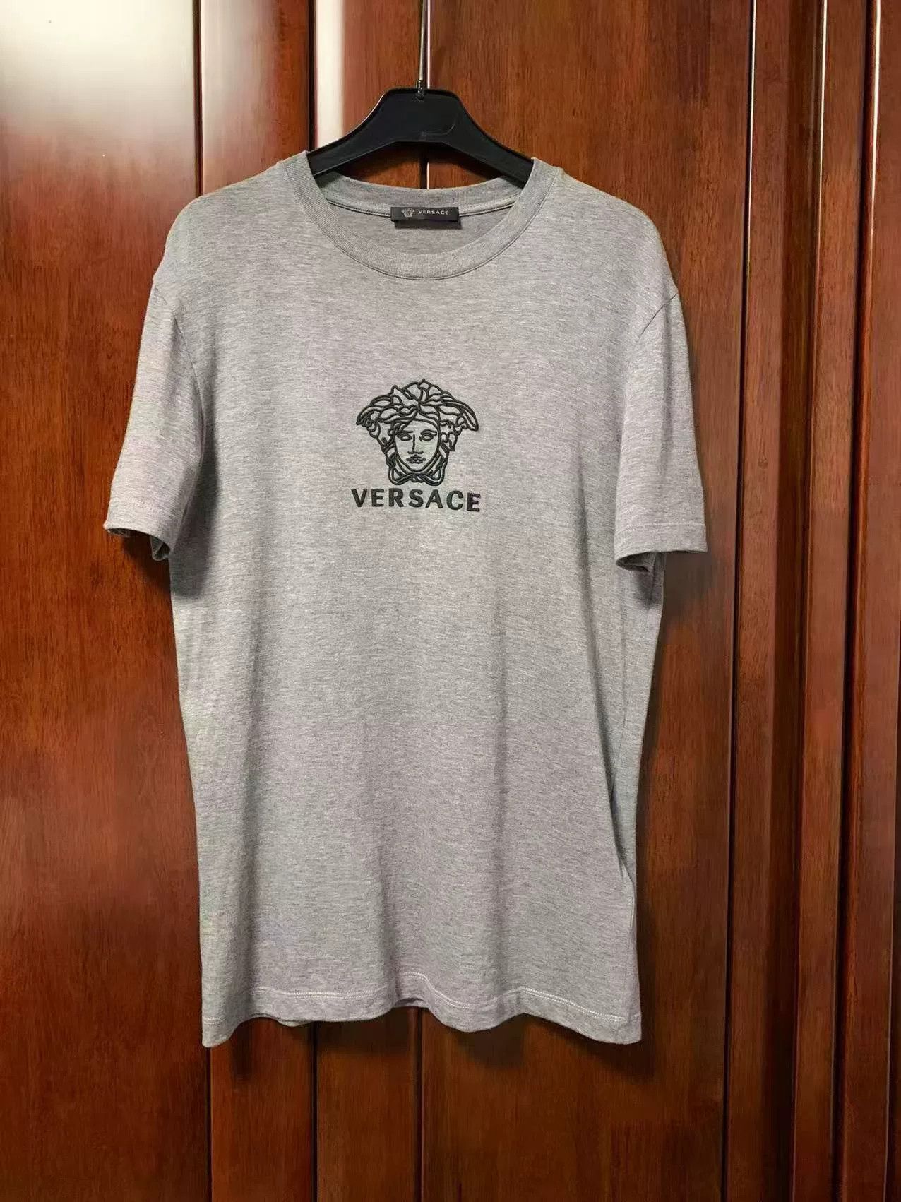 Japanese Brand Versace Men's Medusa Embroidered T-shirt Size US L / EU 52-54 / 3 - 1 Thumbnail