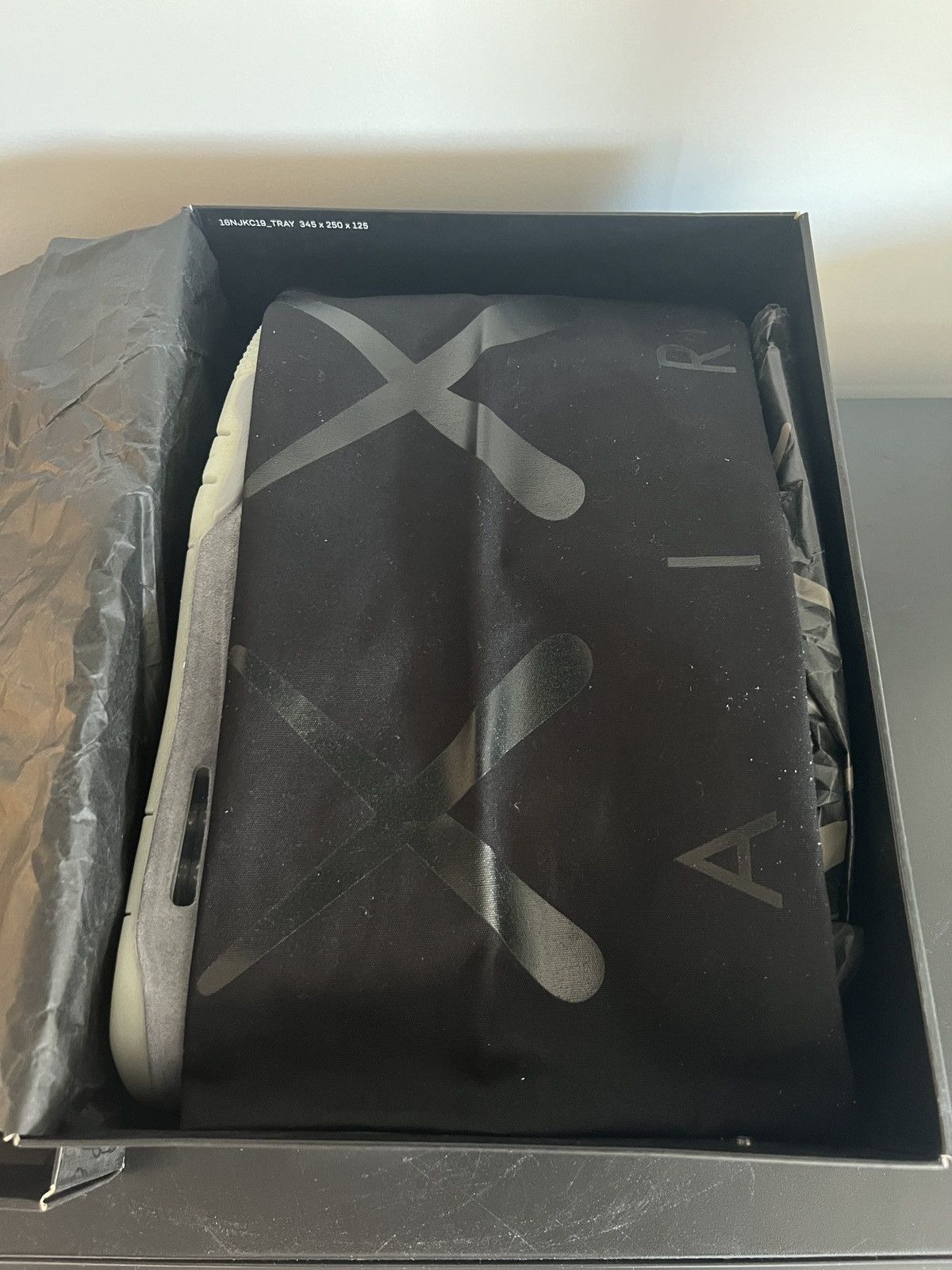 Kaws × Nike NIKE X KAWS JORDAN 4 RETRO Size US 11.5 / EU 44-45 - 10 Thumbnail