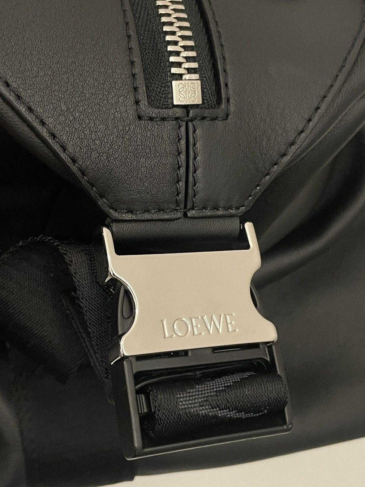 Loewe Convertible backpack in classic calfskin. Size ONE SIZE - 10 Thumbnail