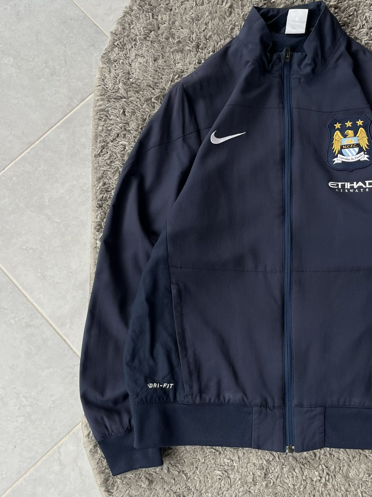 Nike Vintage Nike Light Jacket Soccer football Manchester City Size US M / EU 48-50 / 2 - 4 Thumbnail