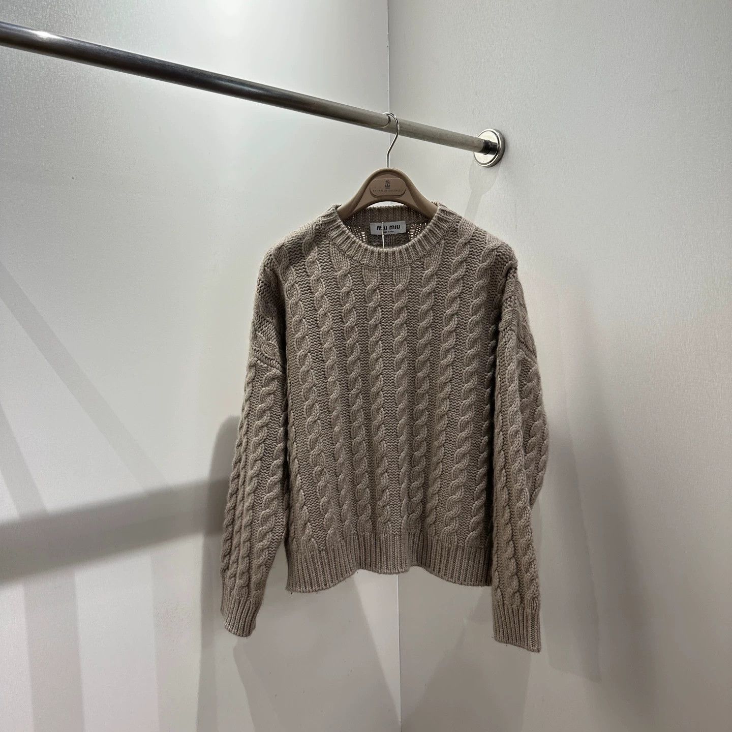 Miu Miu MIU MIU apr778 Cashmere ChunkyKnit Logo Sweater 36 Size XS / US 0-2 / IT 36-38 - 2 Thumbnail