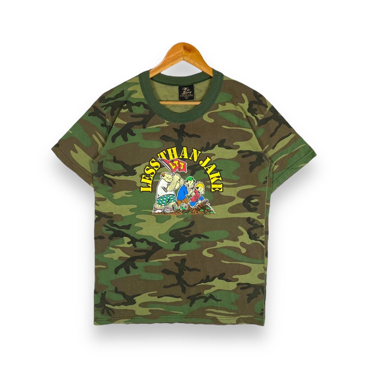 Band Tees × Vintage Vintage LESS THAN JAKE American Ska Punk Band Camo Tee Size US M / EU 48-50 / 2 - 1 Thumbnail