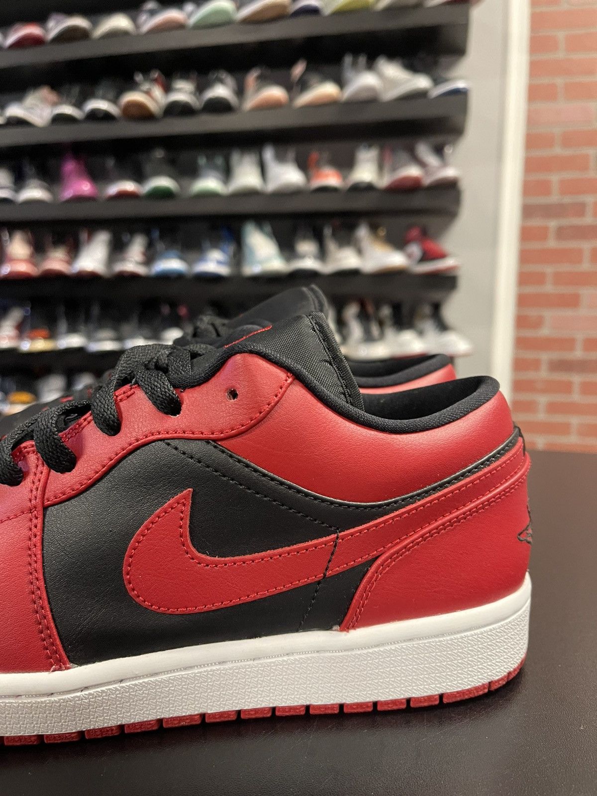 Jordan Brand Size 11 - Jordan 1 Reverse Bred Very Clean Size US 11 / EU 44 - 4 Thumbnail