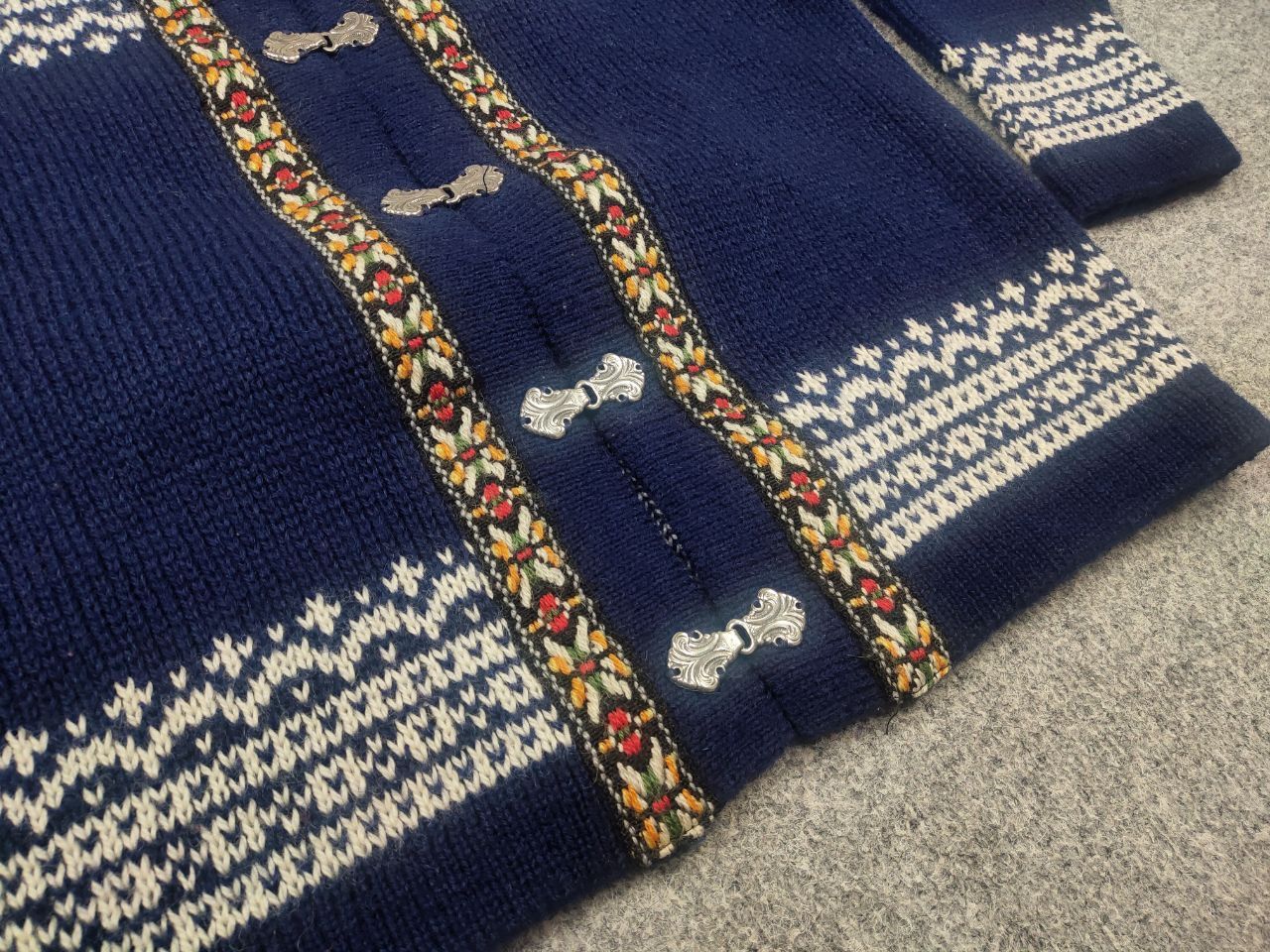 Dale Of Norway Vintage 90's Nordstrikk Wool Pattern Knit Cardigan sweater Size US M / EU 48-50 / 2 - 7 Thumbnail