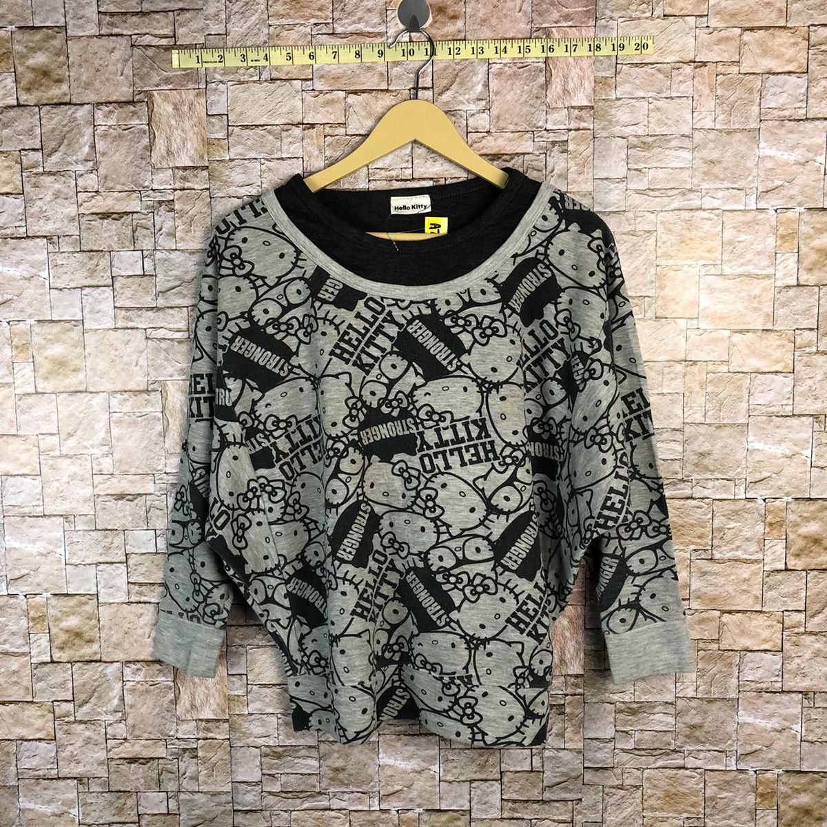 Anime × Japanese Brand Hello Kitty Grey Sweatshirt #A707 Size US M / EU 48-50 / 2 - 1 Thumbnail
