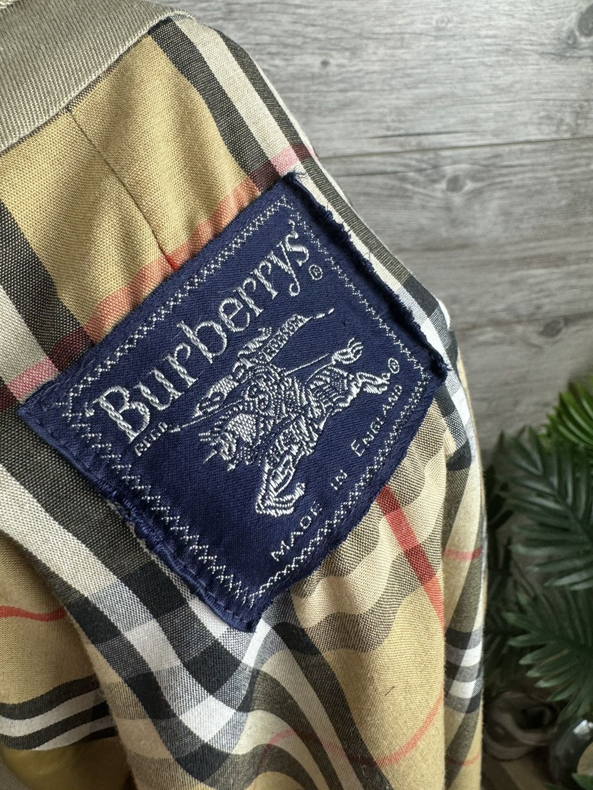 Burberry TRENCH BURBERRYS RARE VINTAGE SIZE 50 MADE IN ENGLAND 🏴󠁧󠁢󠁥󠁮󠁧󠁿 Size US L / EU 52-54 / 3 - 13 Thumbnail