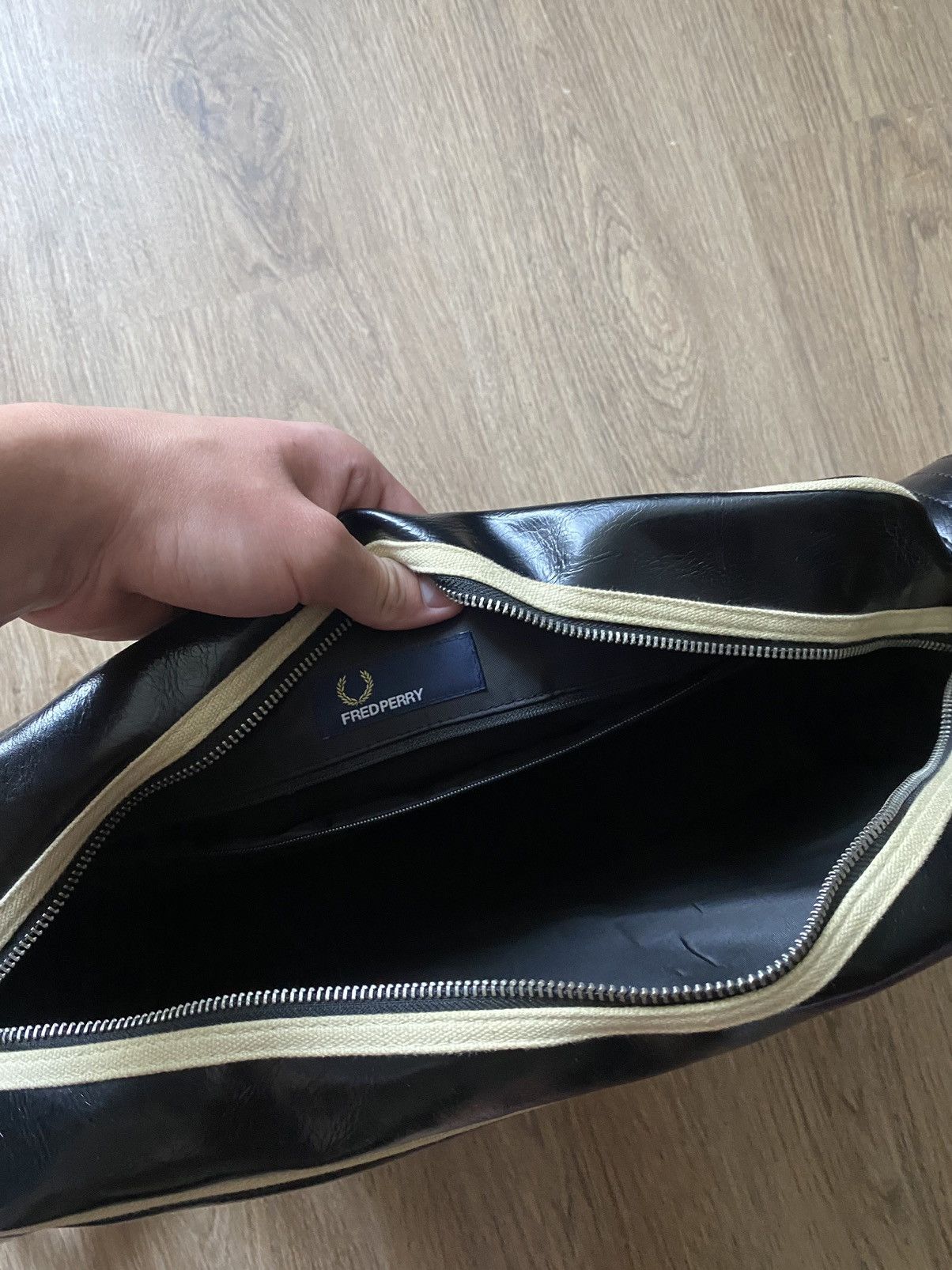 Fred Perry × Vintage Vintage 90s Fred Perry leather bag Size ONE SIZE - 6 Thumbnail