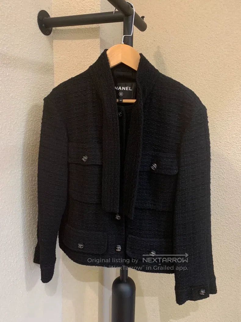 Chanel Chanel Classic black four-pocket jacket Size XXS / US 00 / IT 34 - 1 Thumbnail