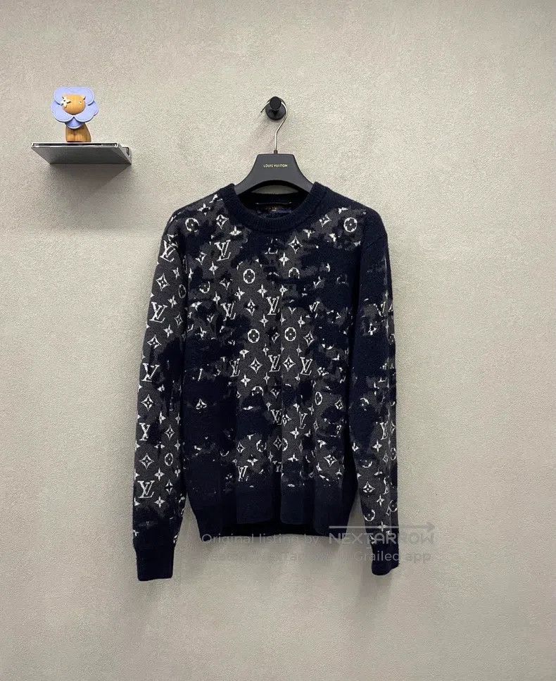 Louis Vuitton Louis Vuitton Navy Camo Sweater Size US S / EU 44-46 / 1 - 1 Thumbnail
