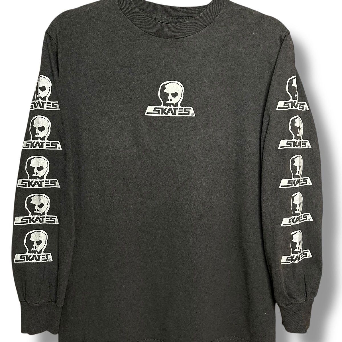 Vintage Vintage Skull Skates Skateboarding Backhit LS Tshirt Size US S / EU 44-46 / 1 - 3 Thumbnail