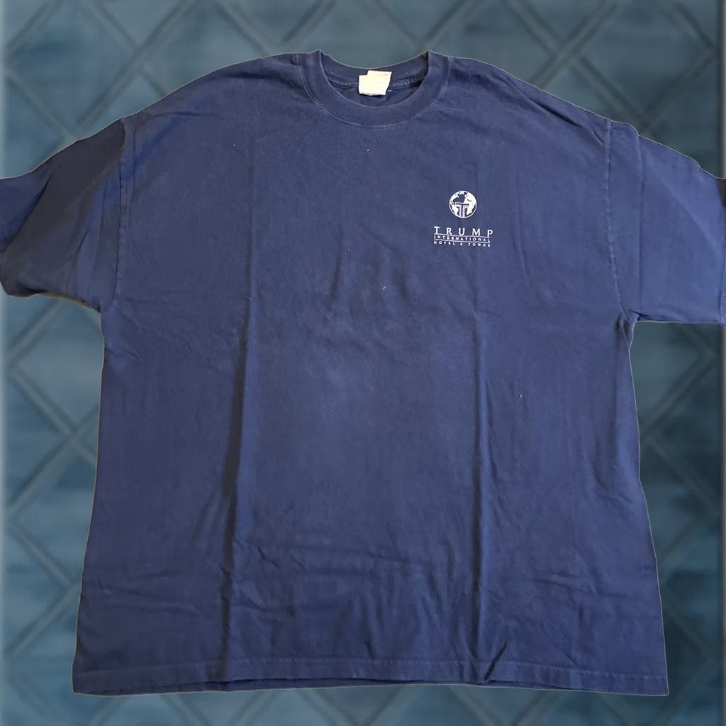 Hanes VINTAGE Hanes T-Shirt Trump International Hotel & Tower Men 2XL Blue Graphic Print Shirt Mens XXL Size US XXL / EU 58 / 5 - 1 Thumbnail