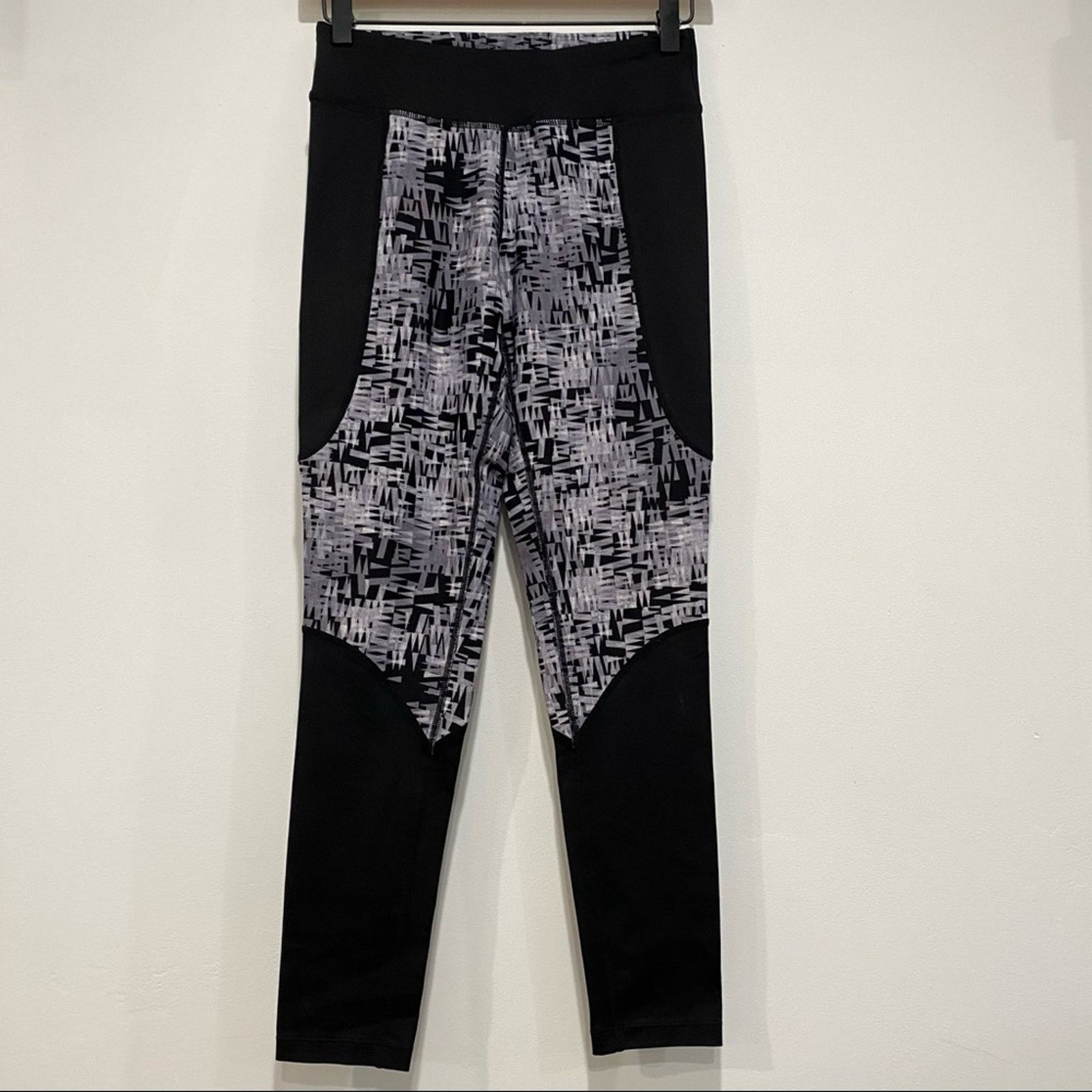 Lou & Grey Lou & Grey Black Gray Etchblock Patterned Leggings Size 27" / US 4 / IT 40 - 2 Thumbnail