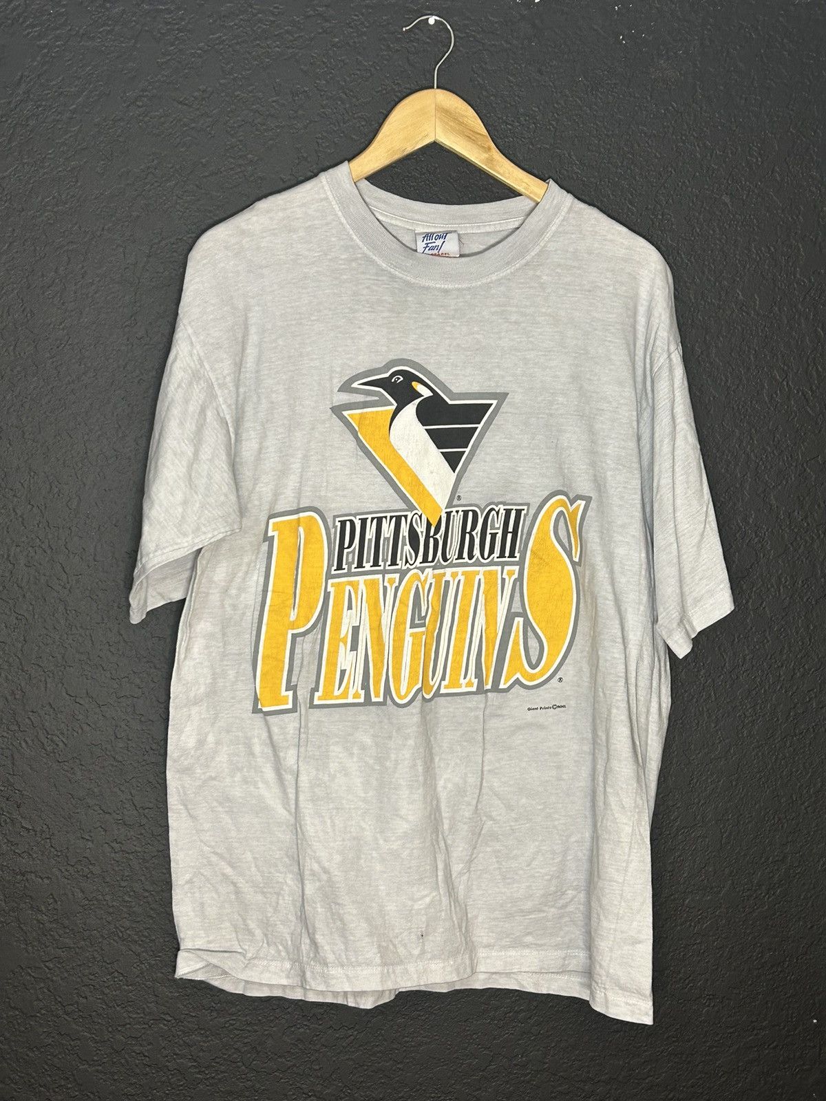 NHL Y2K NHL Pittsburgh Penguins Logo T Shirt Size US M / EU 48-50 / 2 - 1 Thumbnail
