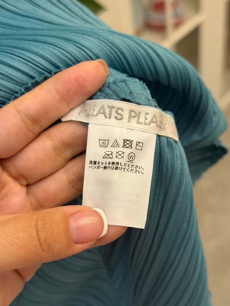 Issey Miyake Issey Miyake size:3 Frozen blue top with long sleeves Size XS / US 0-2 / IT 36-38 - 4 Thumbnail