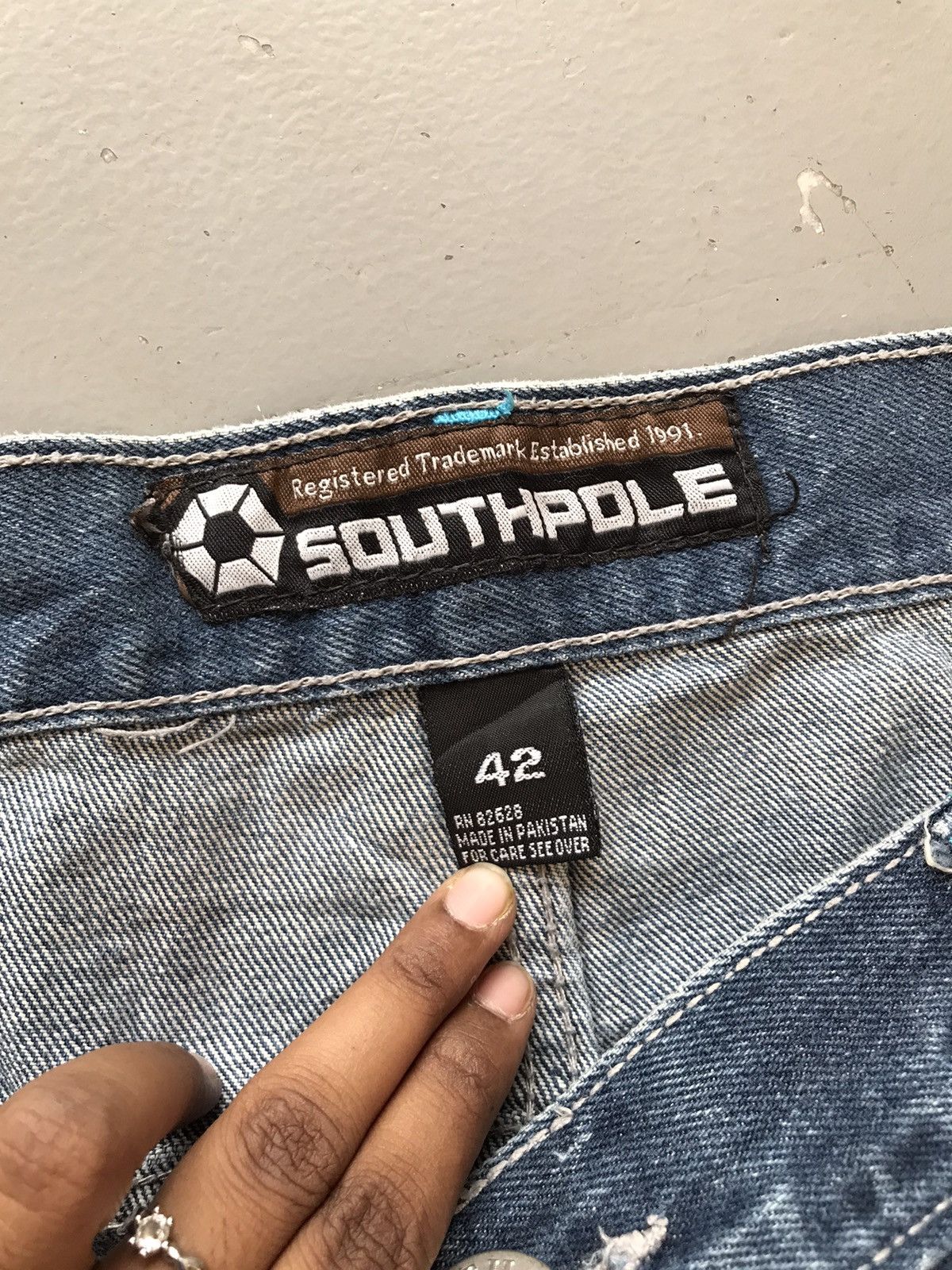 Southpole × Vintage Vintage SouthPole logo embroidered denim jort Size US 40 / EU 56 - 5 Thumbnail