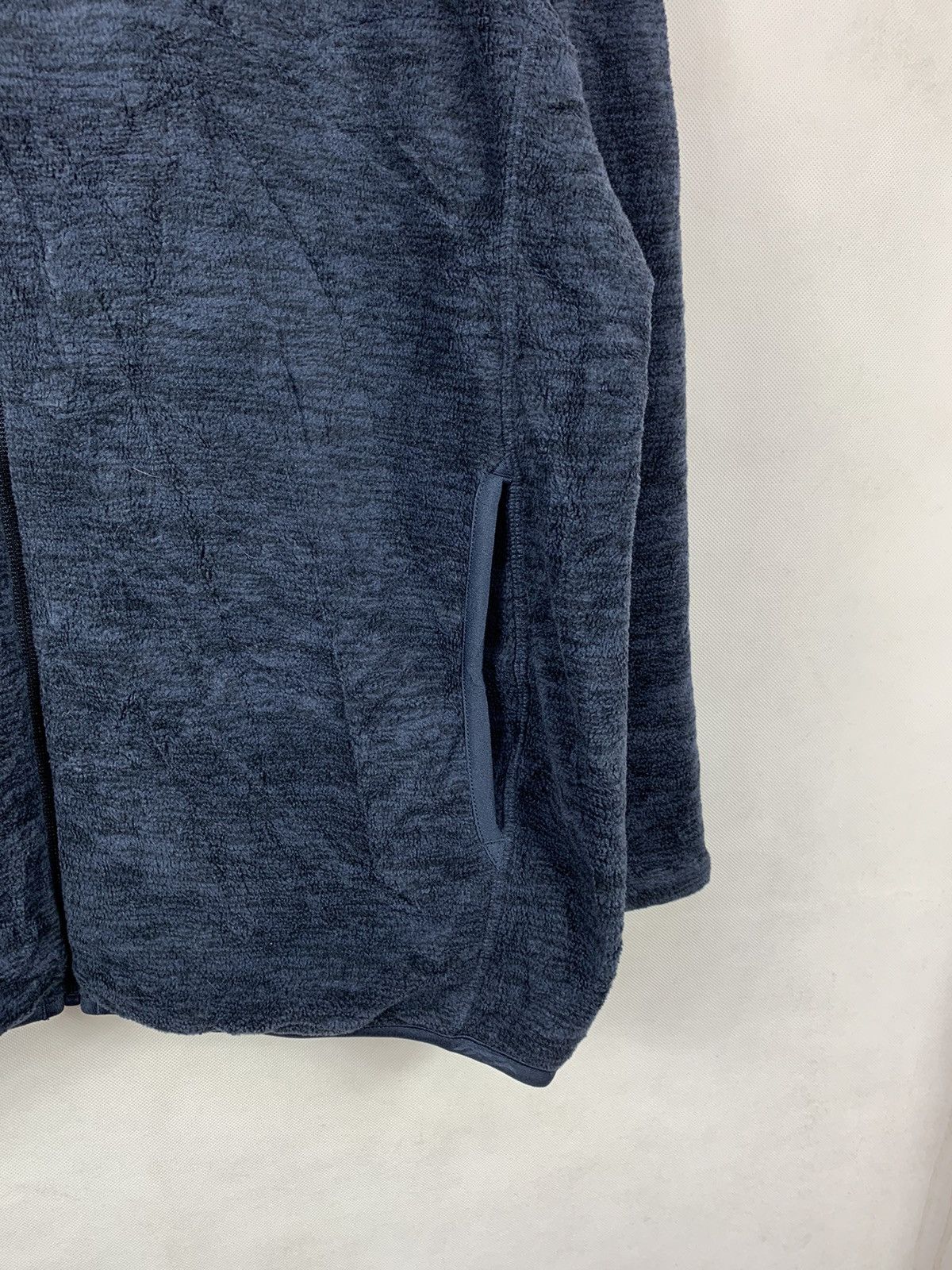 Japanese Brand Steals! Uniqlo Navy Zipper Sweater Fleece Jacket Size US L / EU 52-54 / 3 - 3 Thumbnail