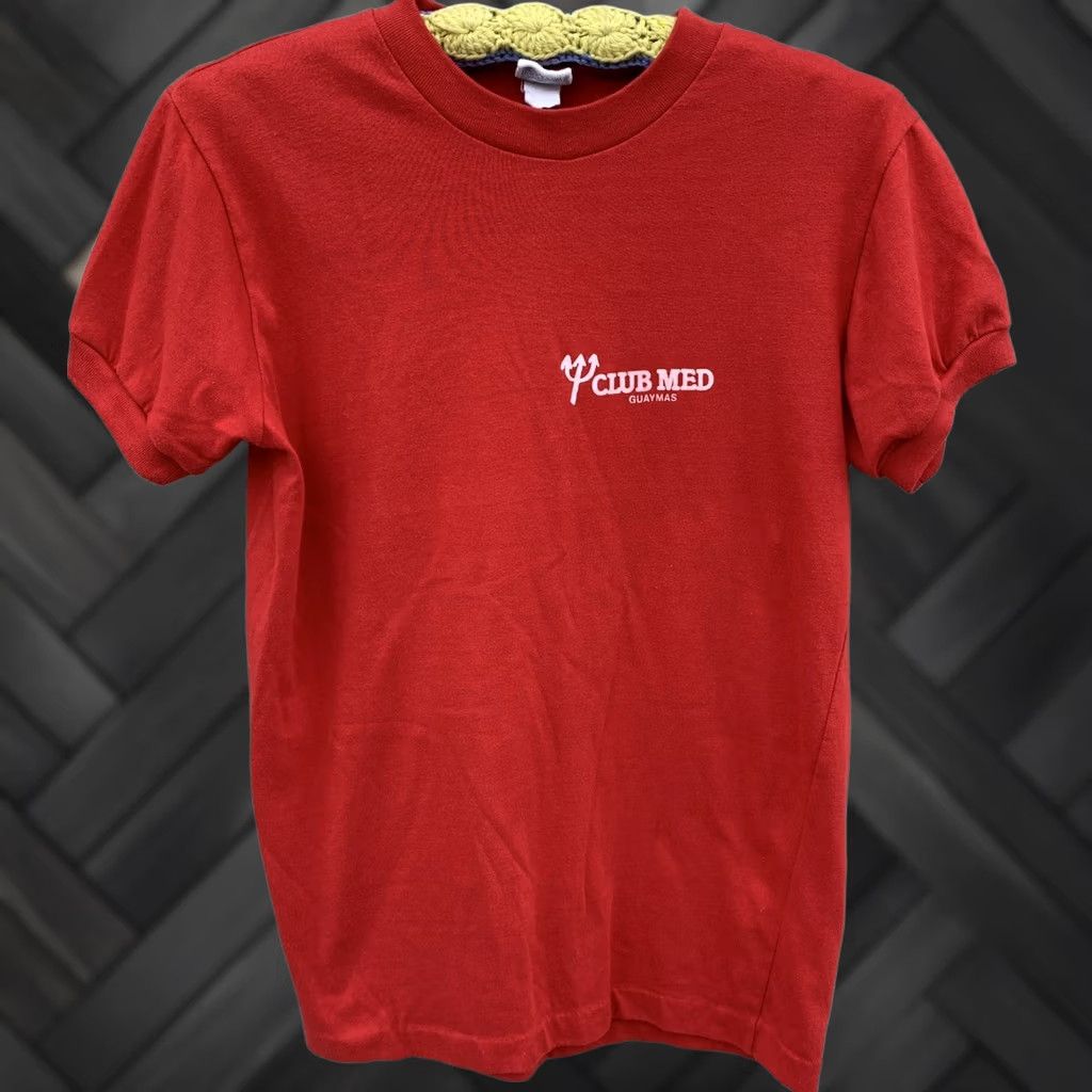 Vintage VINTAGE Club Med Guaymas T Shirt Graphic Print Short Sleeve Crew Neck Mens 38 Red Size US M / EU 48-50 / 2 - 1 Thumbnail