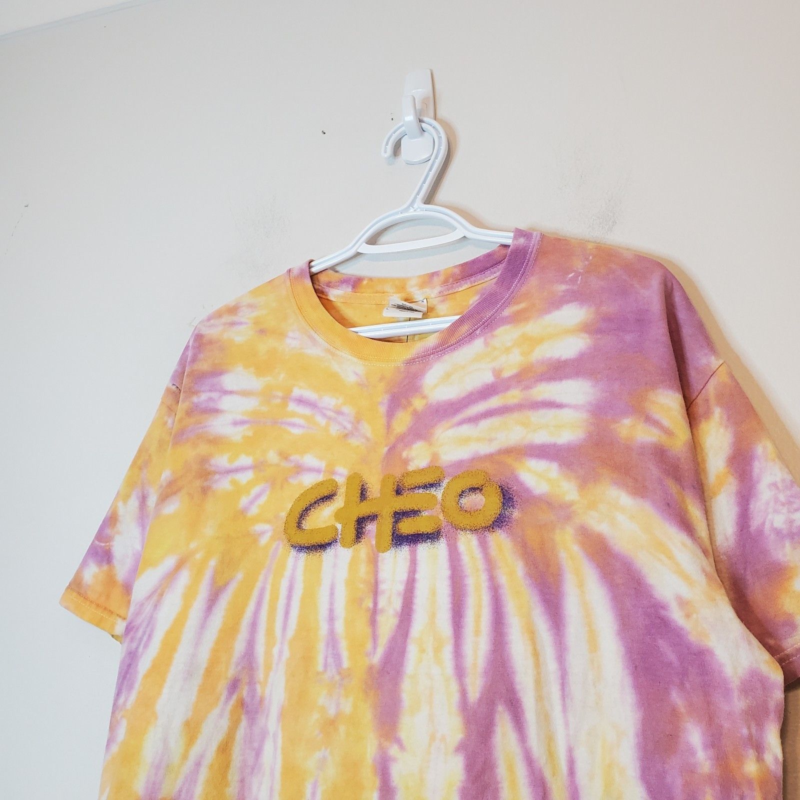 Vintage Vintage CHEO Tye Dye Graphic Shirt Size L Size US L / EU 52-54 / 3 - 3 Thumbnail