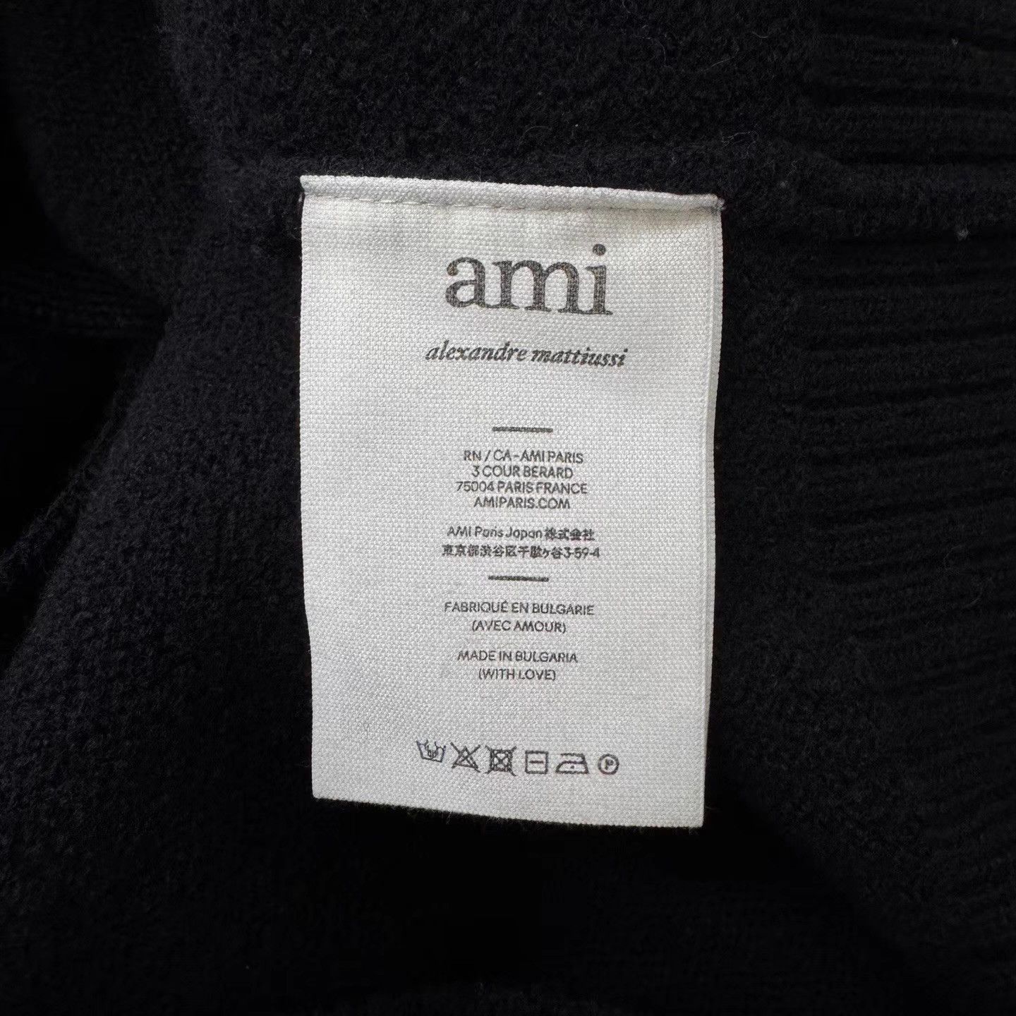 AMI Ami Black & Red Heart Wool Cardigan Q10 Size US M / EU 48-50 / 2 - 4 Thumbnail