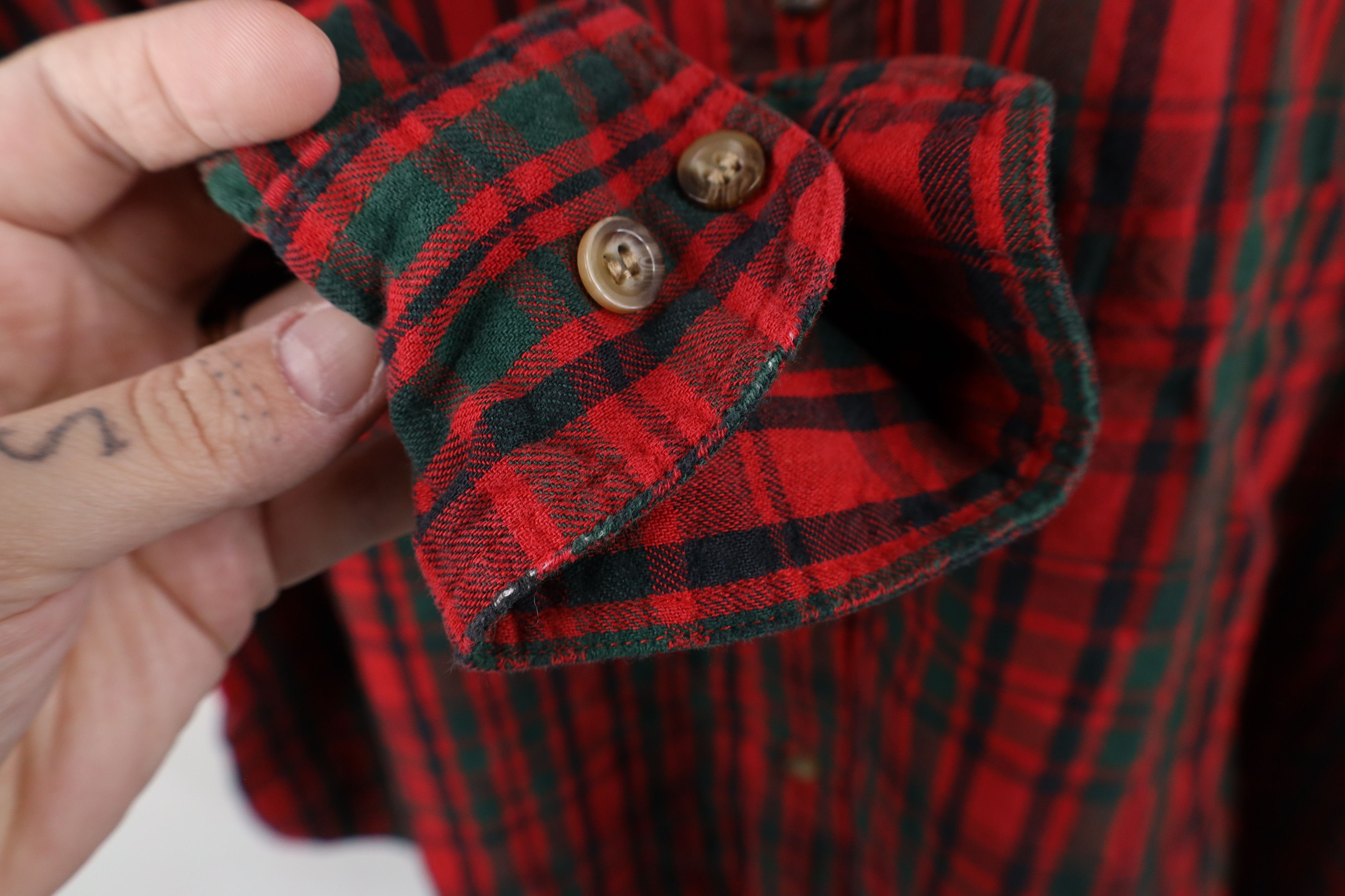 Vintage × Woolrich Woolen Mills Vintage 90s Woolrich Collared Flannel Button Shirt Red Plaid Size US L / EU 52-54 / 3 - 4 Thumbnail
