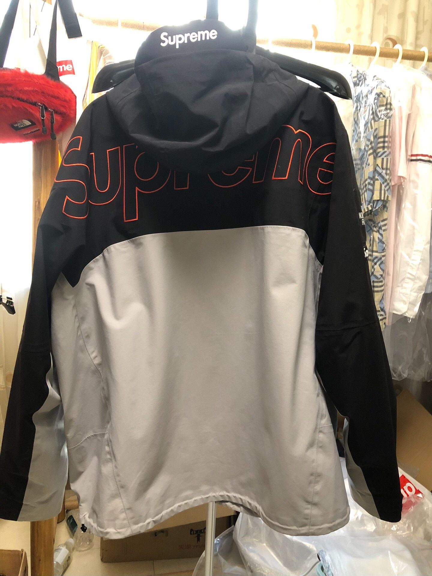 Supreme × The North Face Supreme x TNF FW22 Taped Seam Shell Jacket Size US XL / EU 56 / 4 - 7 Thumbnail