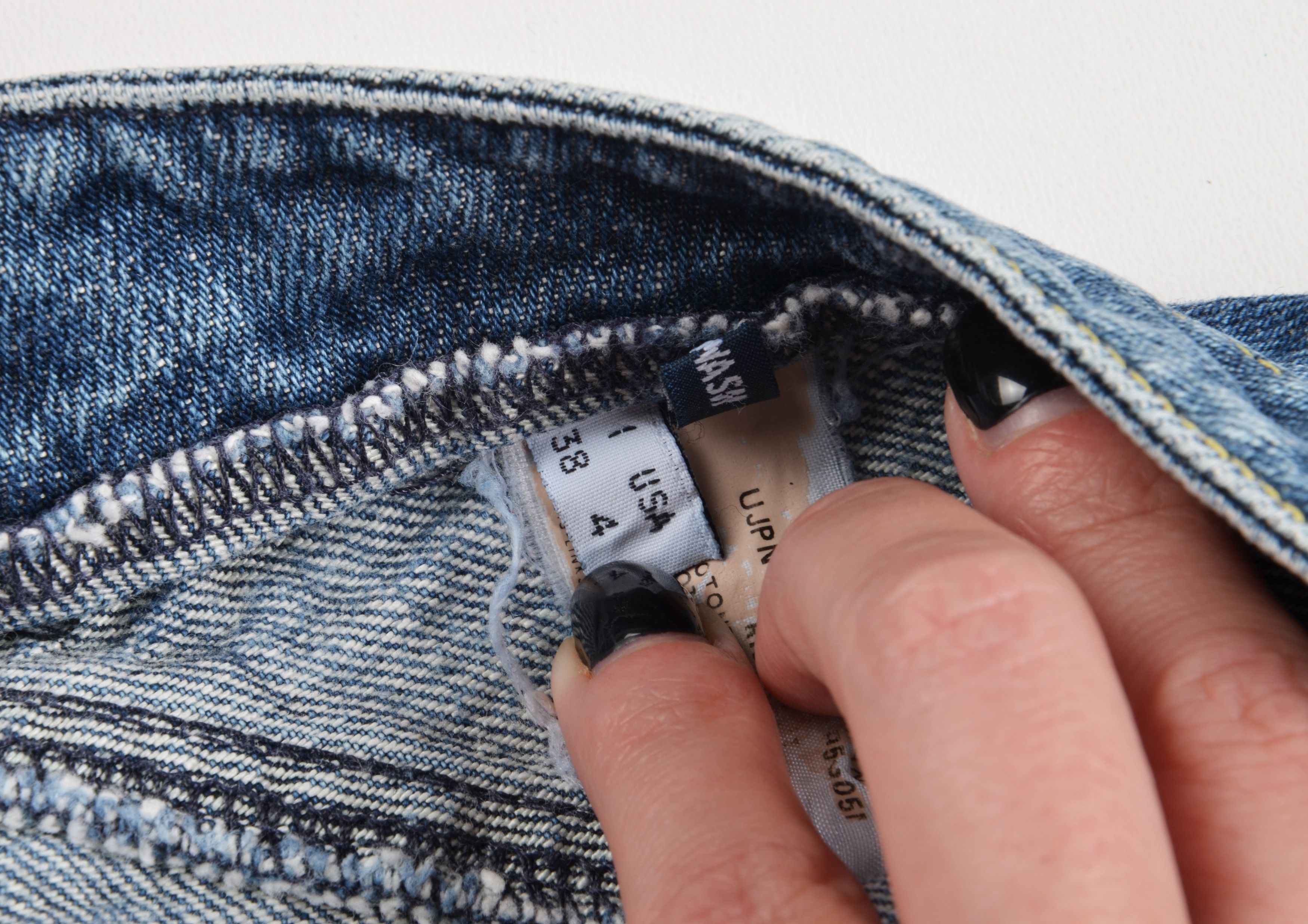 Armani Vintage Armani Jeans Y2K Blue Mini Denim Skirt Size 26" / US 2 / IT 38 - 8 Thumbnail