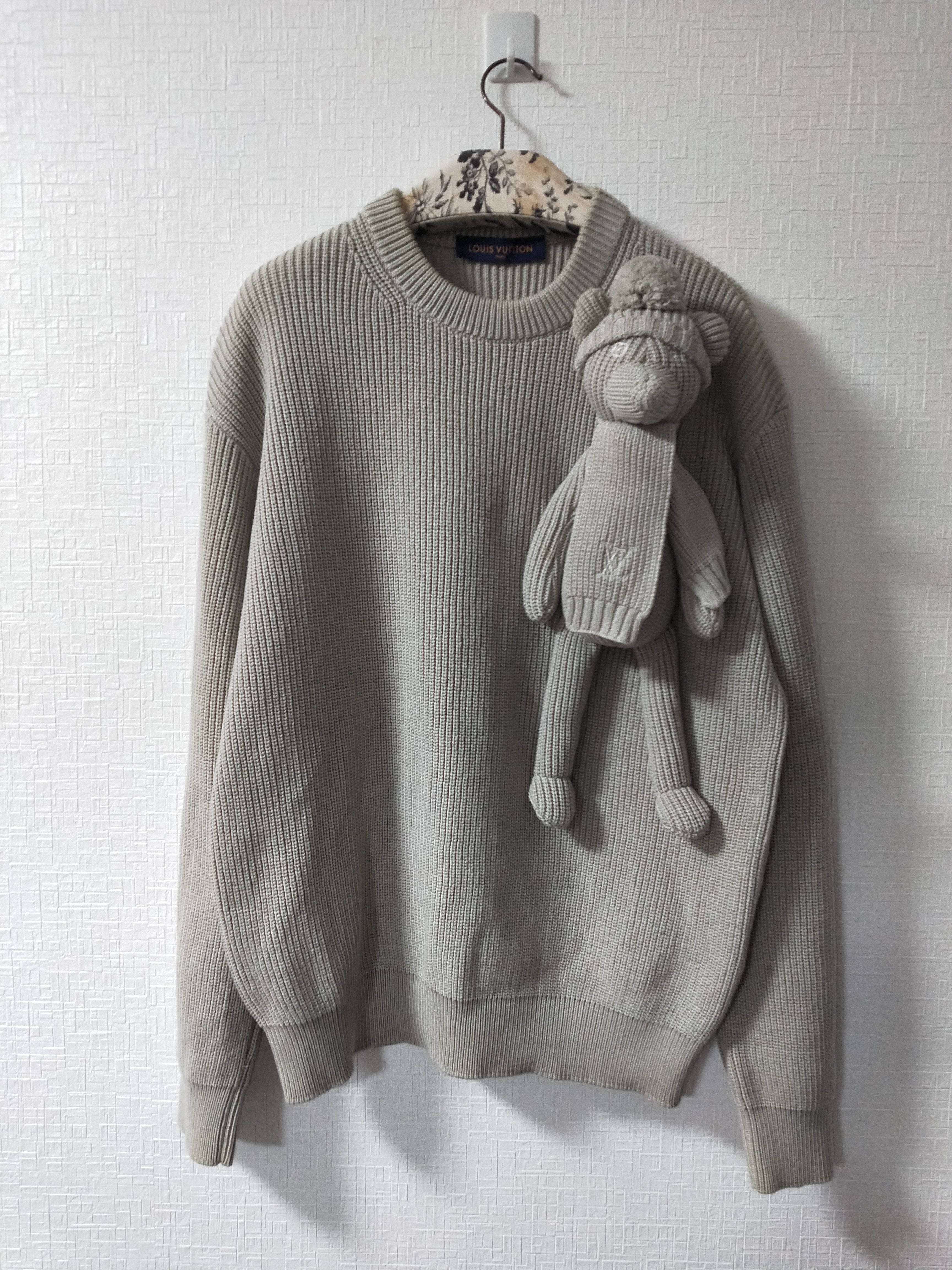 Louis Vuitton 3D Knitted Set Grey Cashmere knitted. Size 6 Months