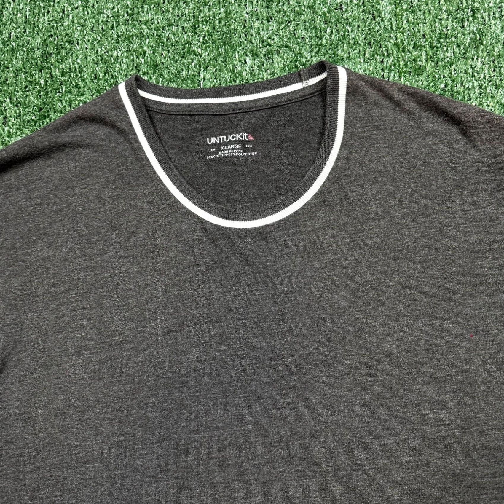 UNTUCKit UNTUCKit T Shirt Men's XL Gray Crew Neck Long Sleeve Pullover Casual Adults Size US XL / EU 56 / 4 - 3 Thumbnail