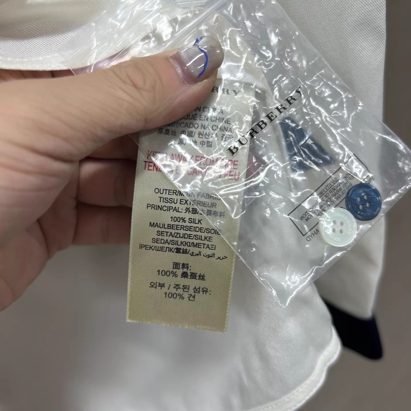 Burberry Burberry Women's Silk Shirt UK 2 New with Tags Size XXS / US 00 / IT 34 - 4 Thumbnail