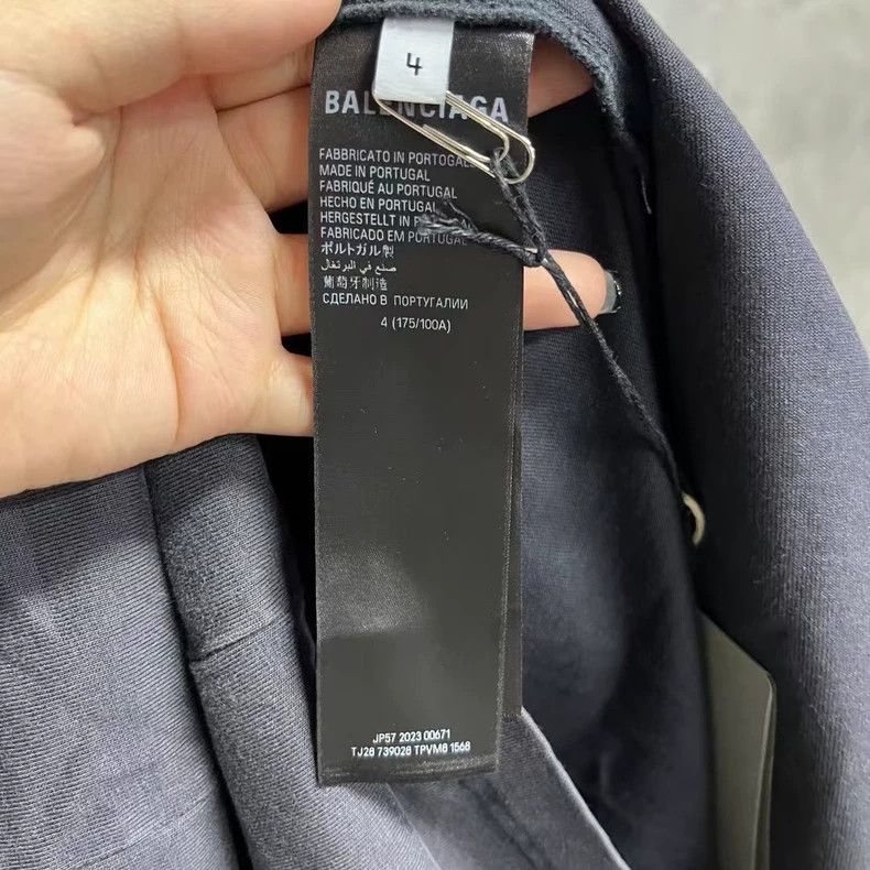 Balenciaga Balenciaga Black Solid Graphic Printed Crew Neck Sleeve 250 Size US XL / EU 56 / 4 - 3 Thumbnail