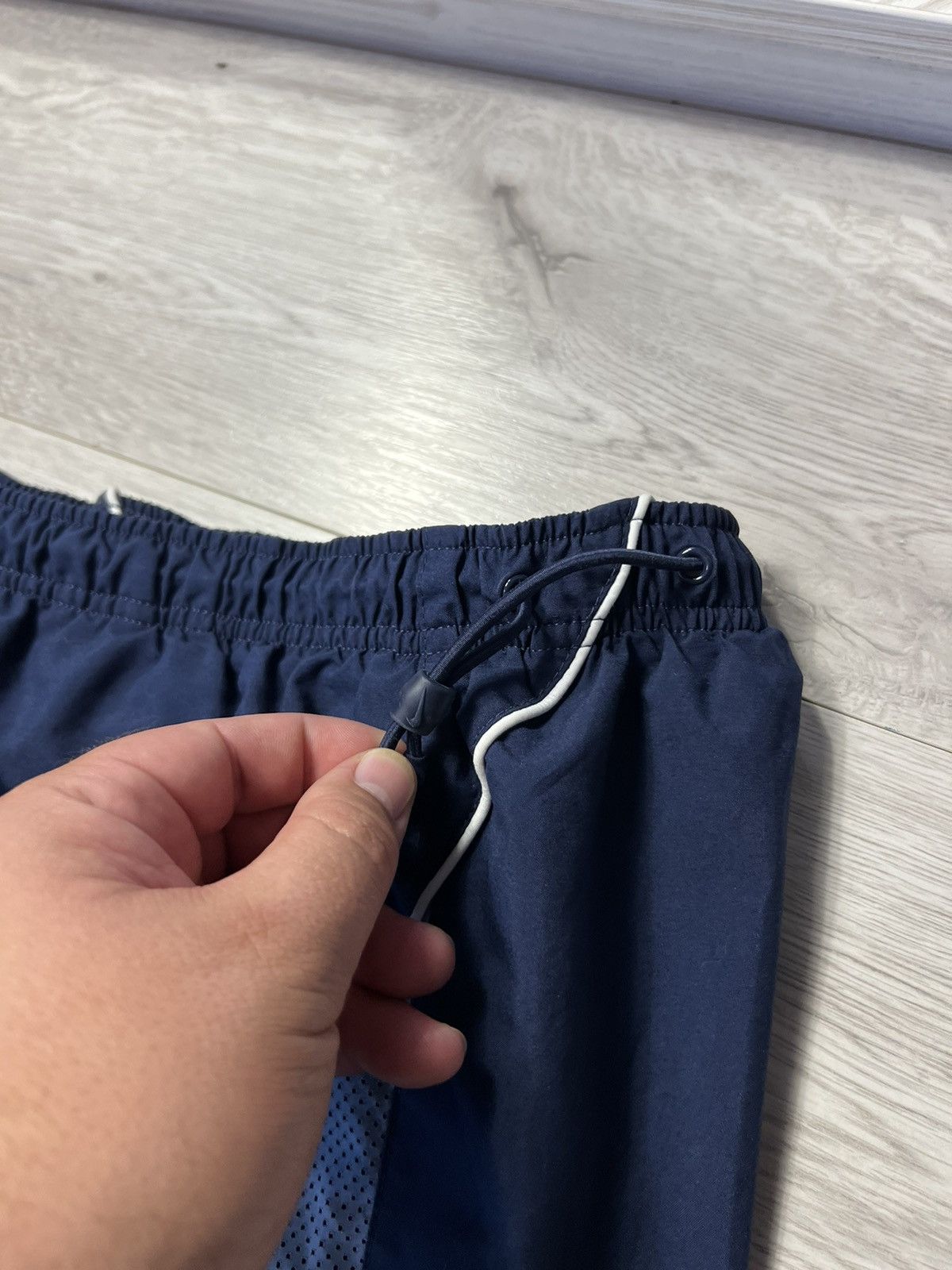 Nike × Vintage Vintage Nike Nylon Shorts Embroidered Swoosh Logo Size US 32 / EU 48 - 3 Thumbnail