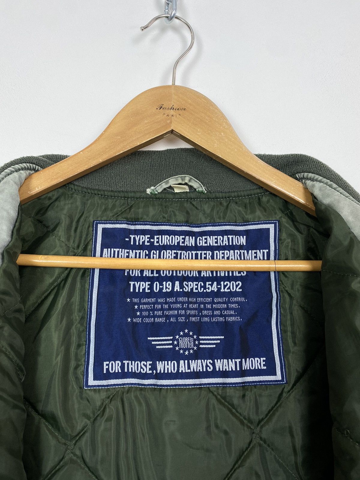 Vintage Vintage Globetrotter Military Bomber MA-1 Flight Jacket USA Size US L / EU 52-54 / 3 - 6 Thumbnail