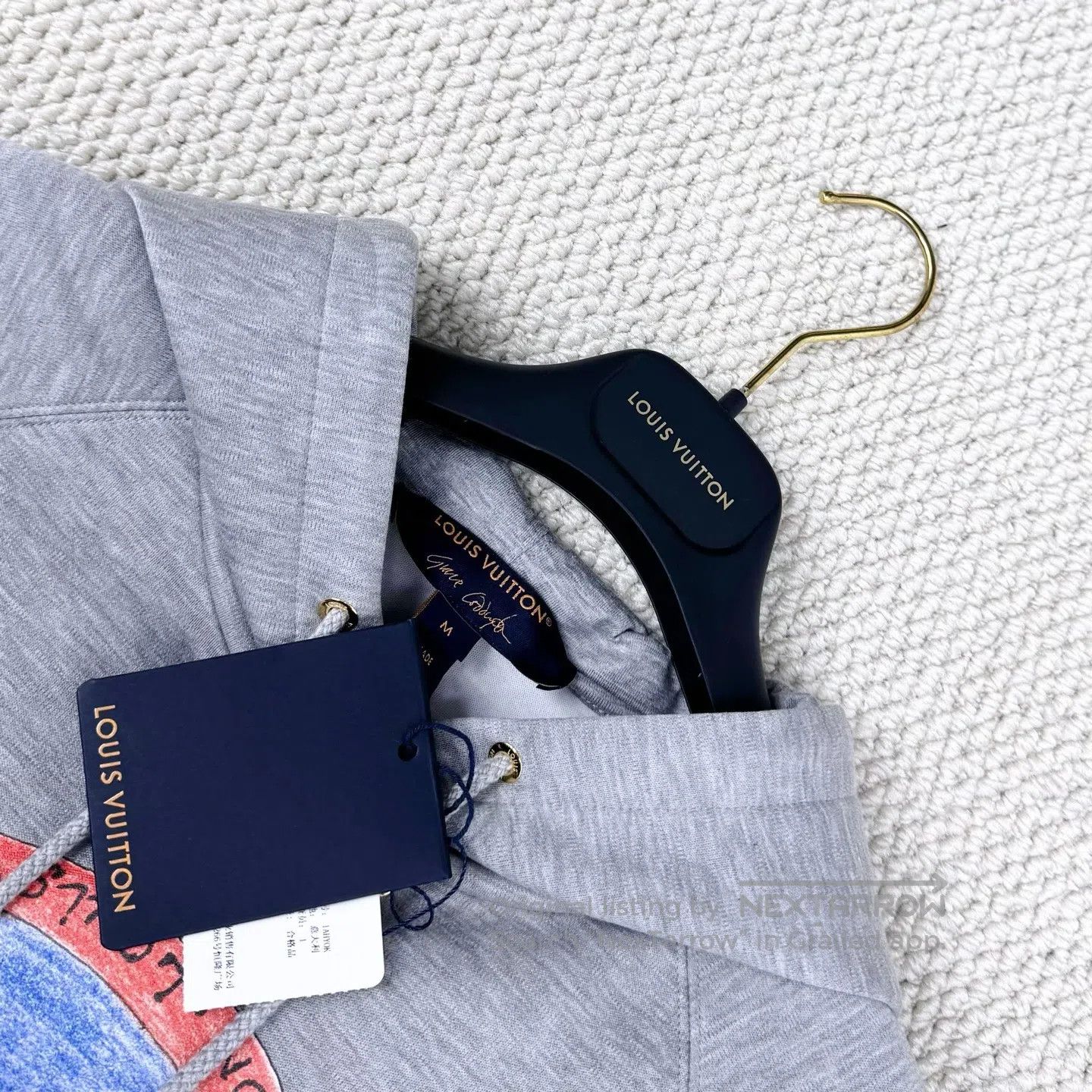 Louis Vuitton Louis Vuitton Grey Cat Astronaut Chain Logo Letter Logo Ho Size US M / EU 48-50 / 2 - 3 Thumbnail