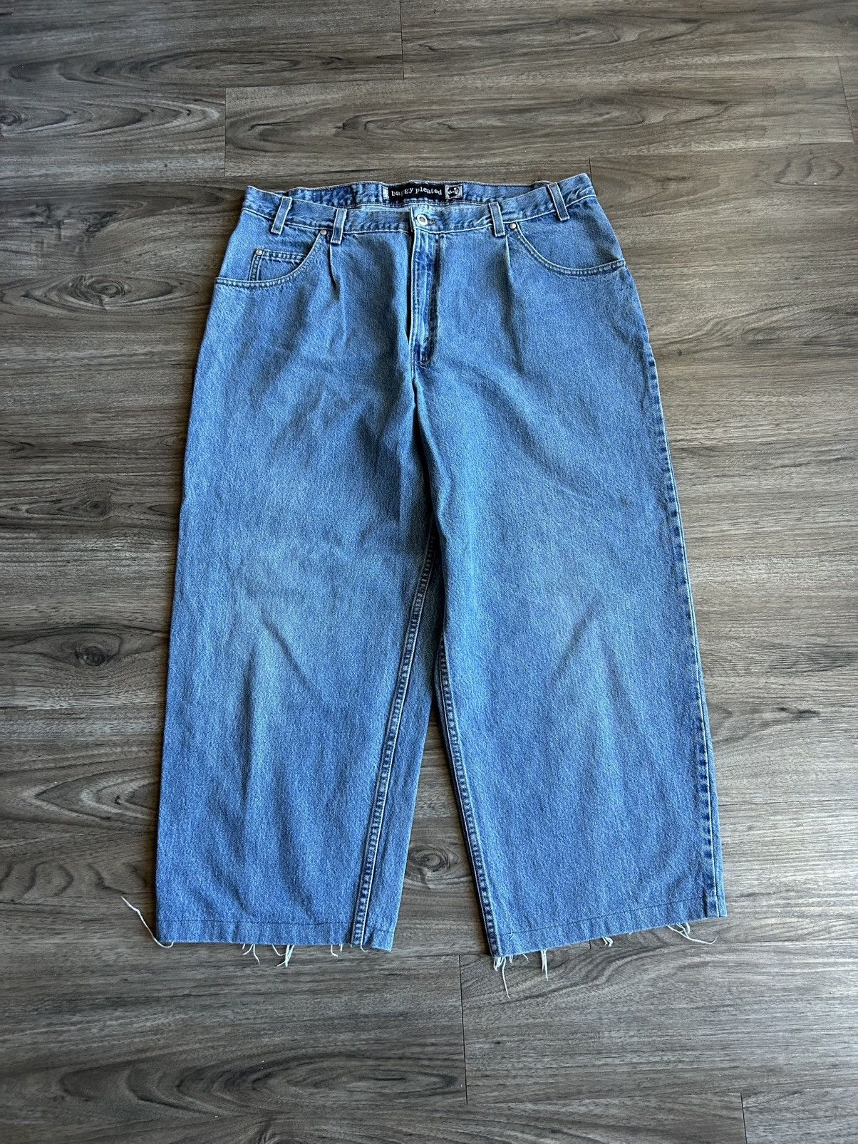 90s Vintage Levi’s Baggy Pleated Wide Leg Silver Tab Jeans 40