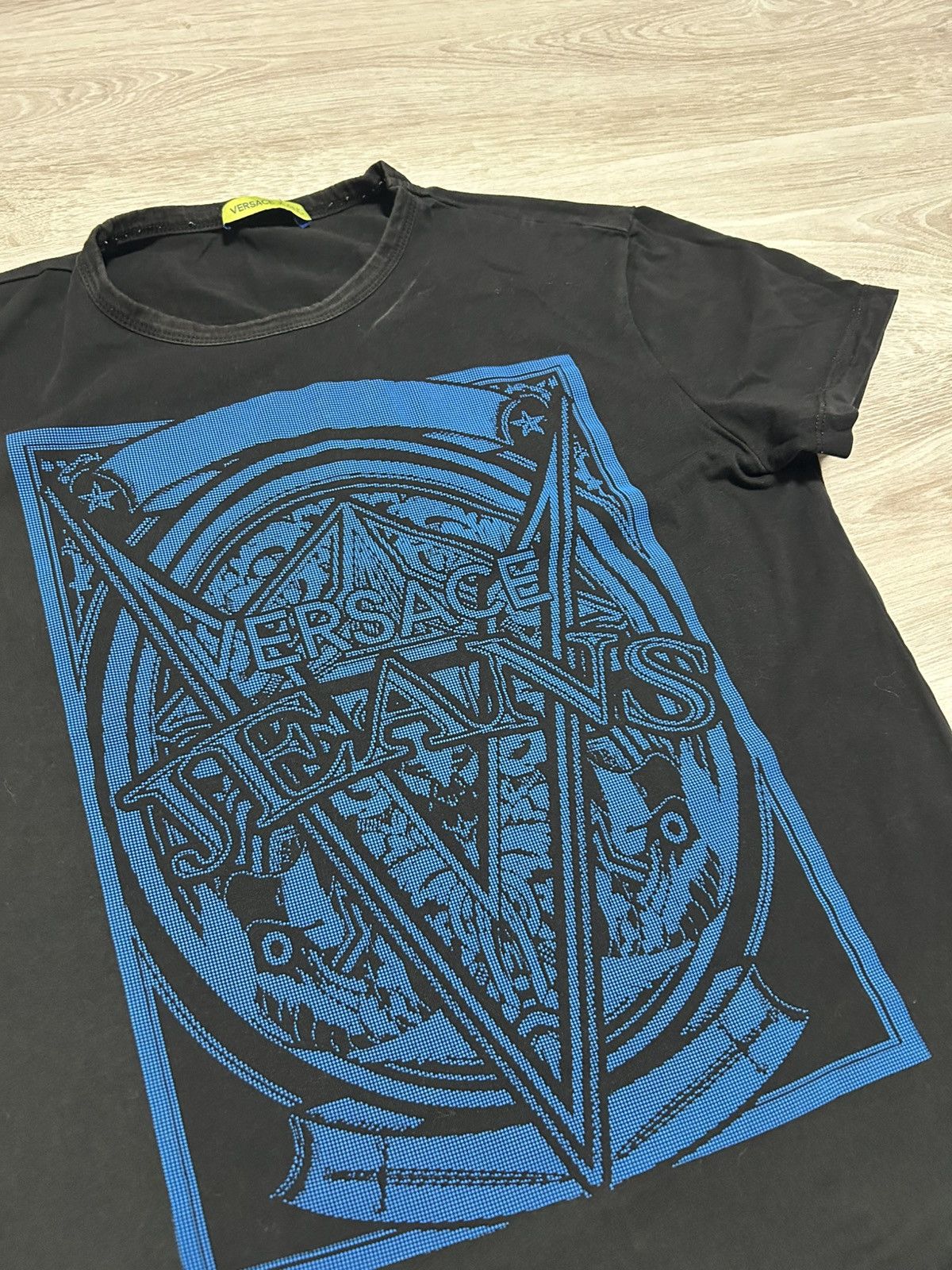 Versace Vintage Versace Jeans Couture T-shirt faded black size S Size US S / EU 44-46 / 1 - 2 Thumbnail