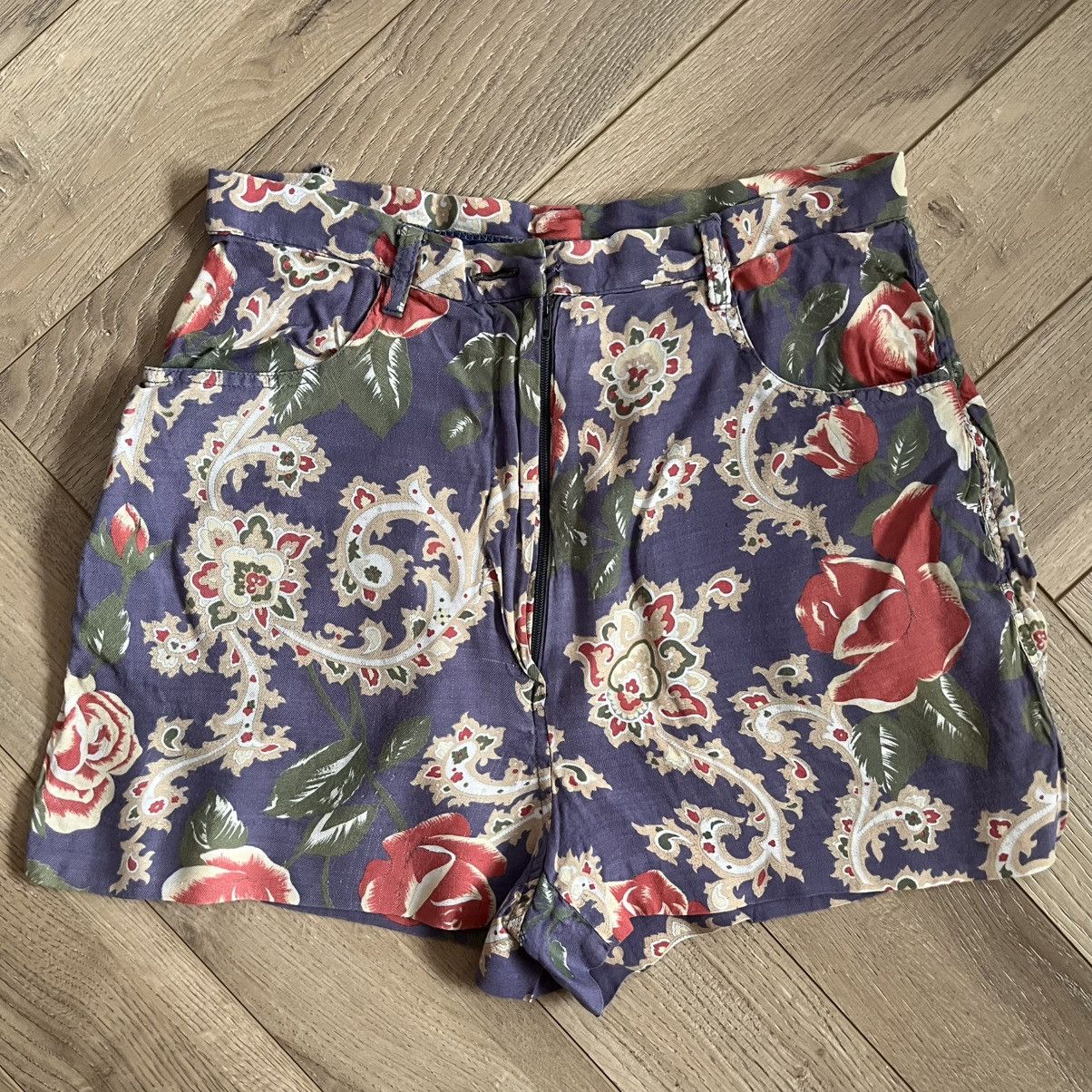Helmut Lang Helmut Lang Vintage 90's Archive Floral Shorts Size 27" / US 4 / IT 40 - 1 Thumbnail